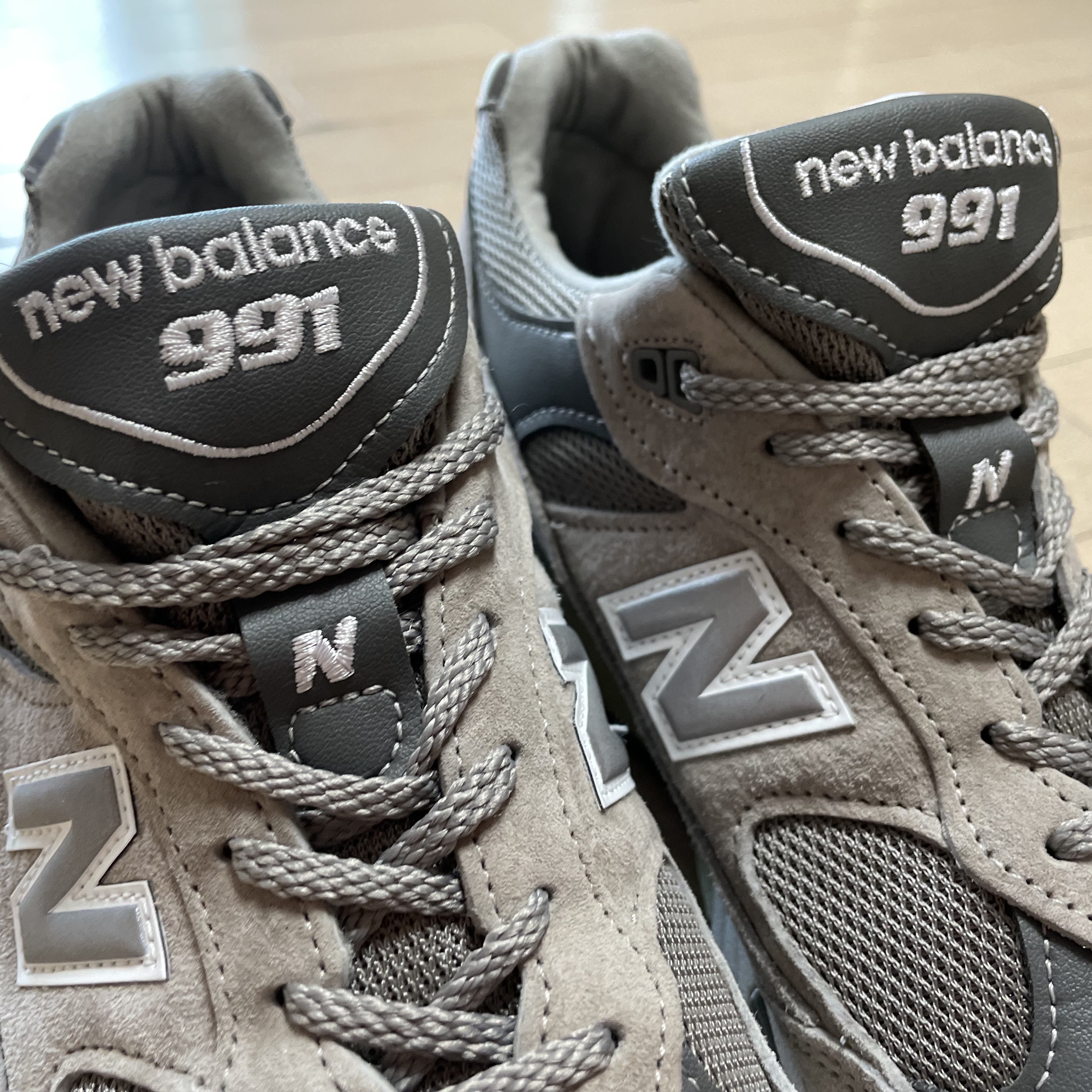 New Balance 991 Made in UK Grey 착용 스타일 - 1