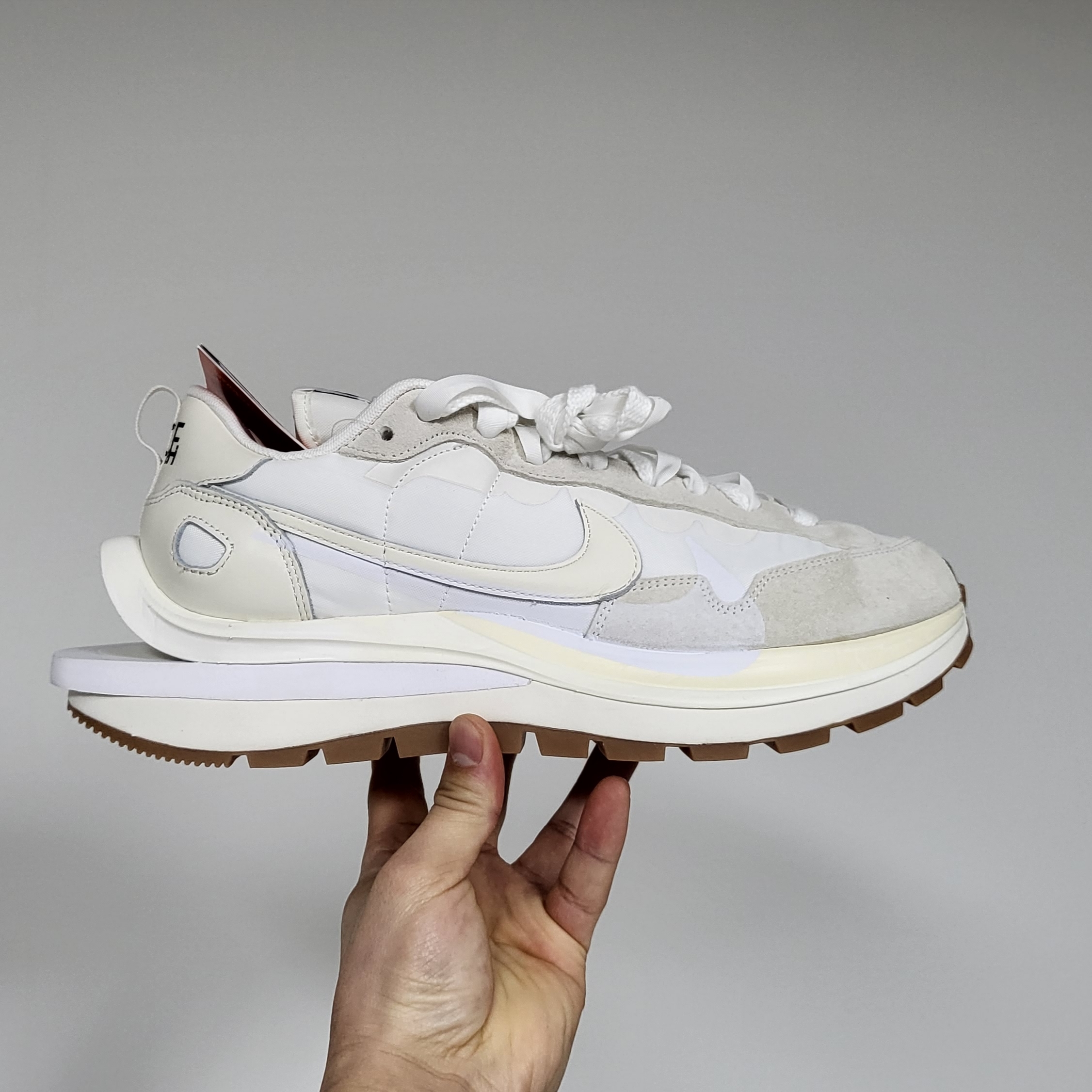 Nike x Sacai VaporWaffle White and Gum 착용 스타일