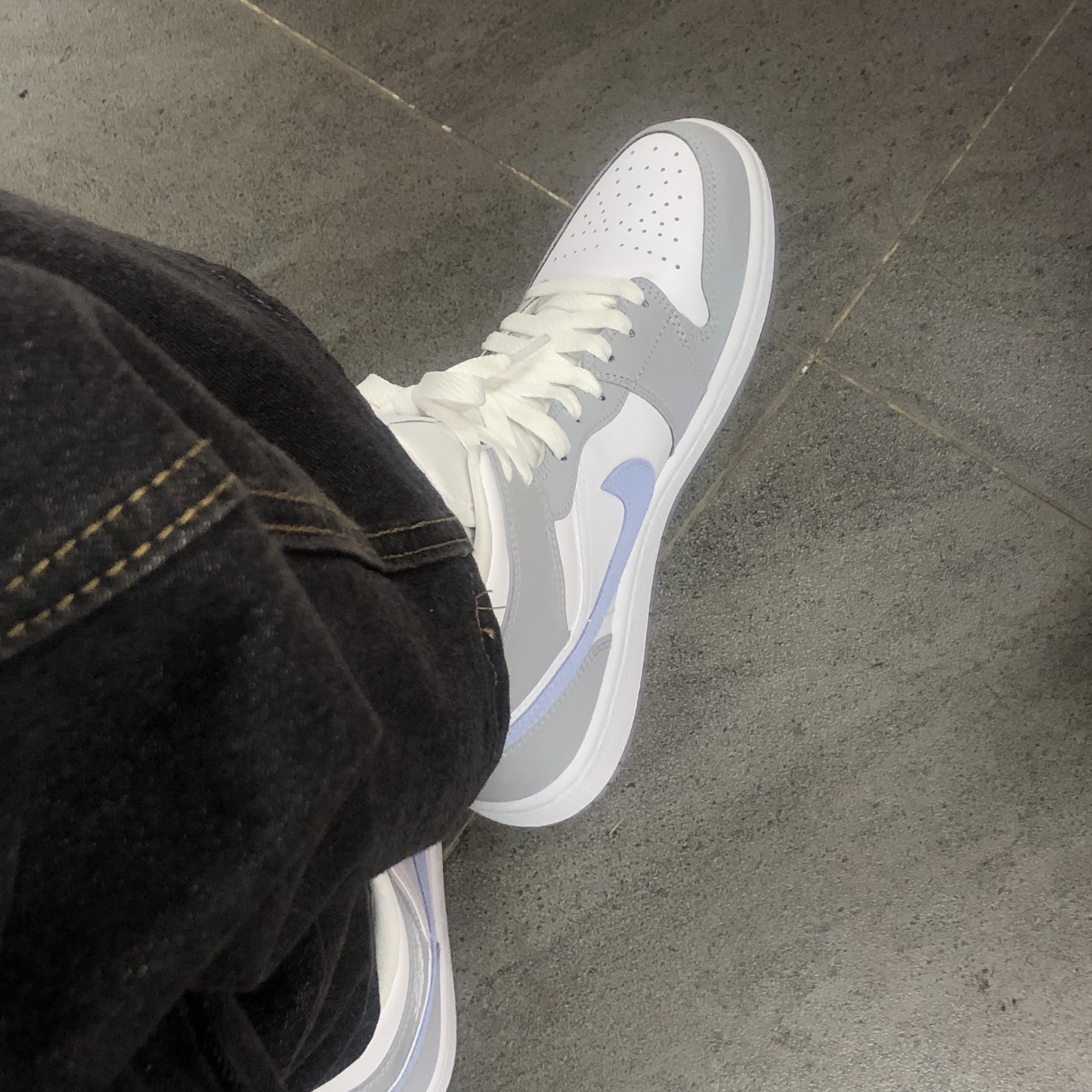 (W) Jordan 1 Mid Wolf Grey 착용 스타일 - 2