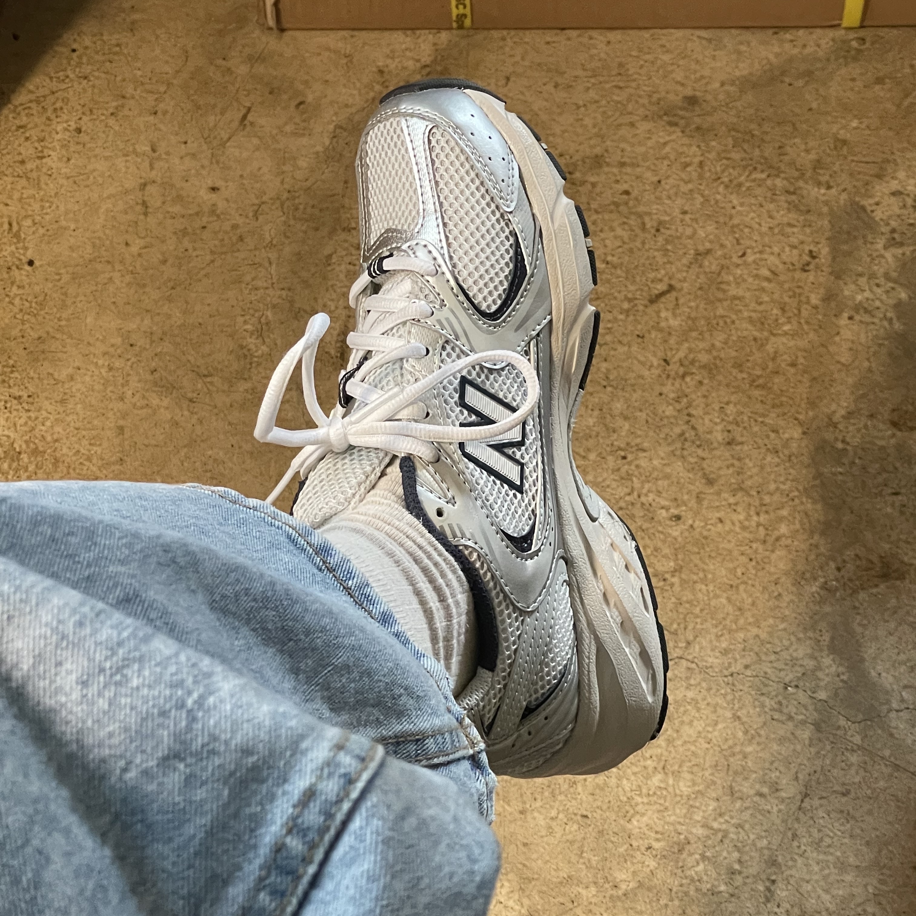 New Balance 530 Steel Grey 착용 스타일