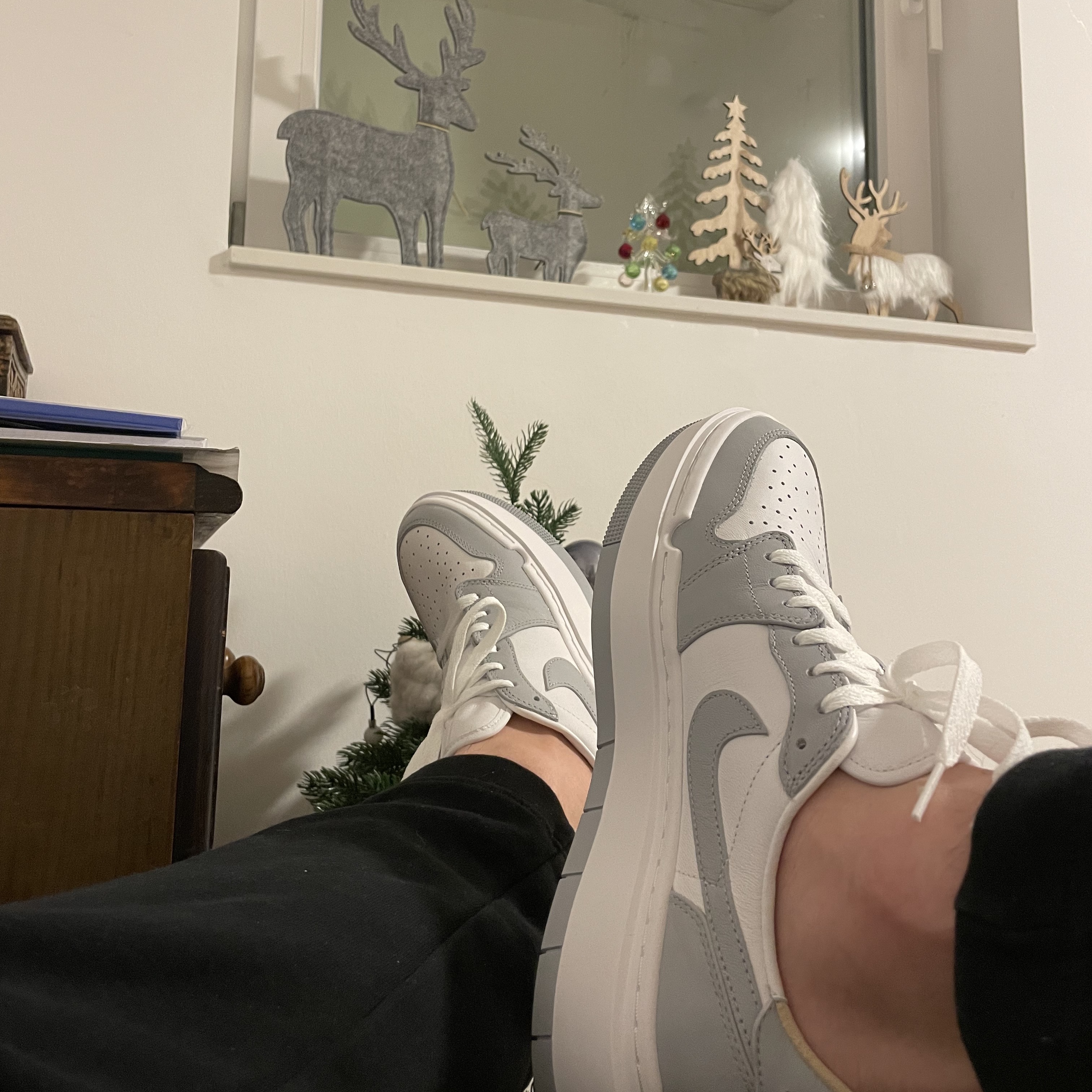 (W) Jordan 1 Elevate Low White and Wolf Grey 착용 스타일