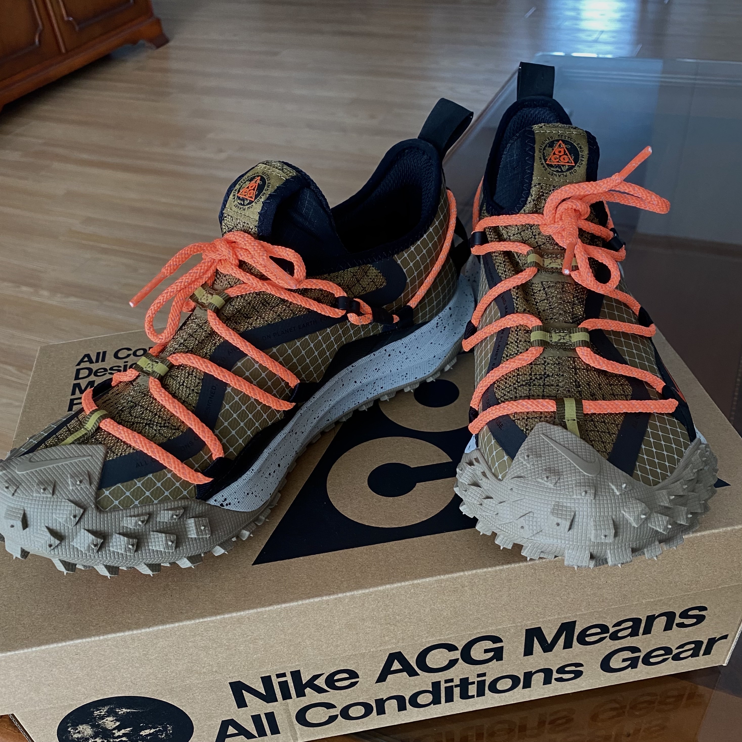 Nike ACG Mountain Fly Low Gore-Tex SE Hazel Rush 착용 스타일 - 2