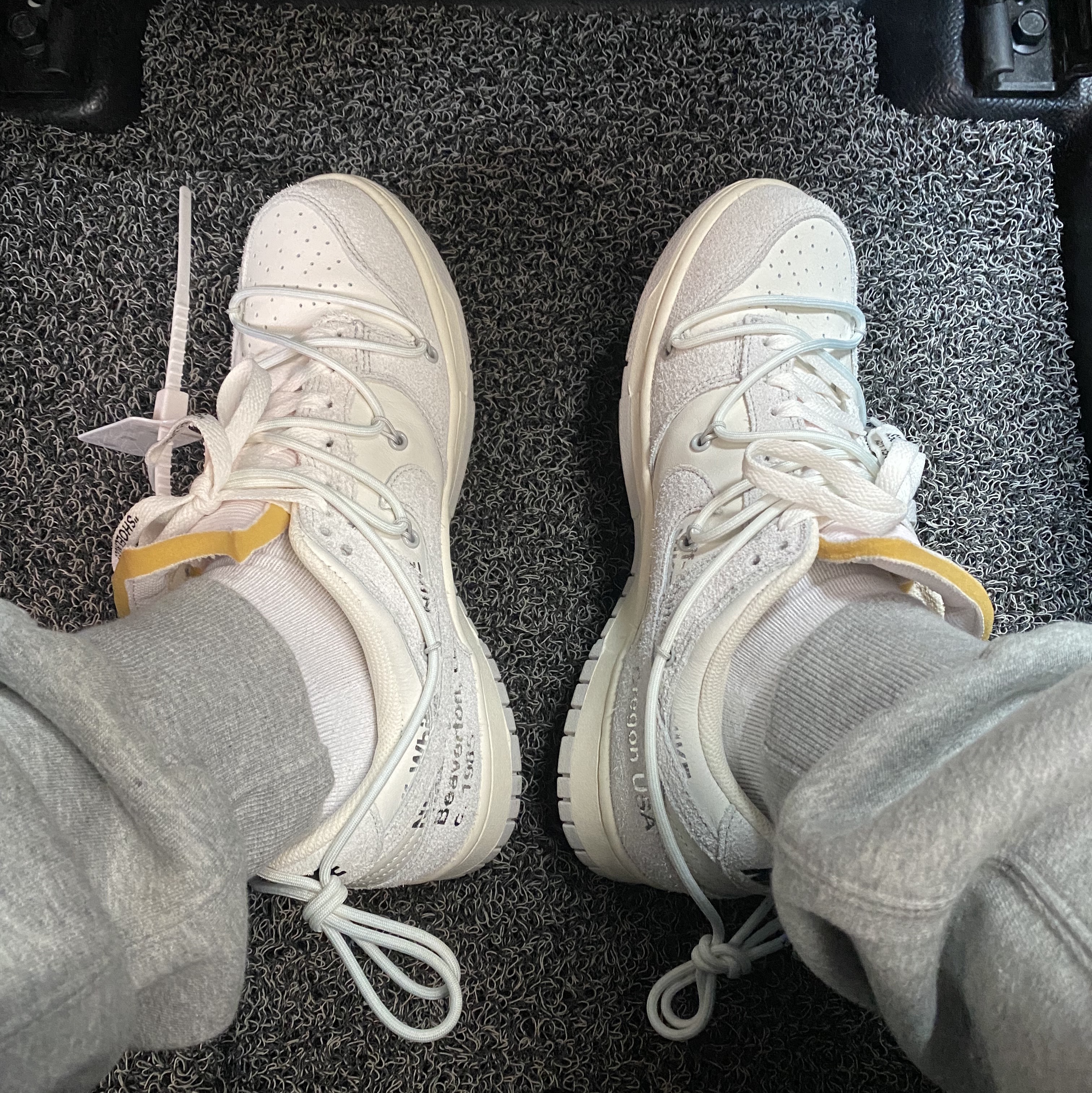 Nike x Off-White Dunk Low The 50 - Lot 18 착용 스타일
