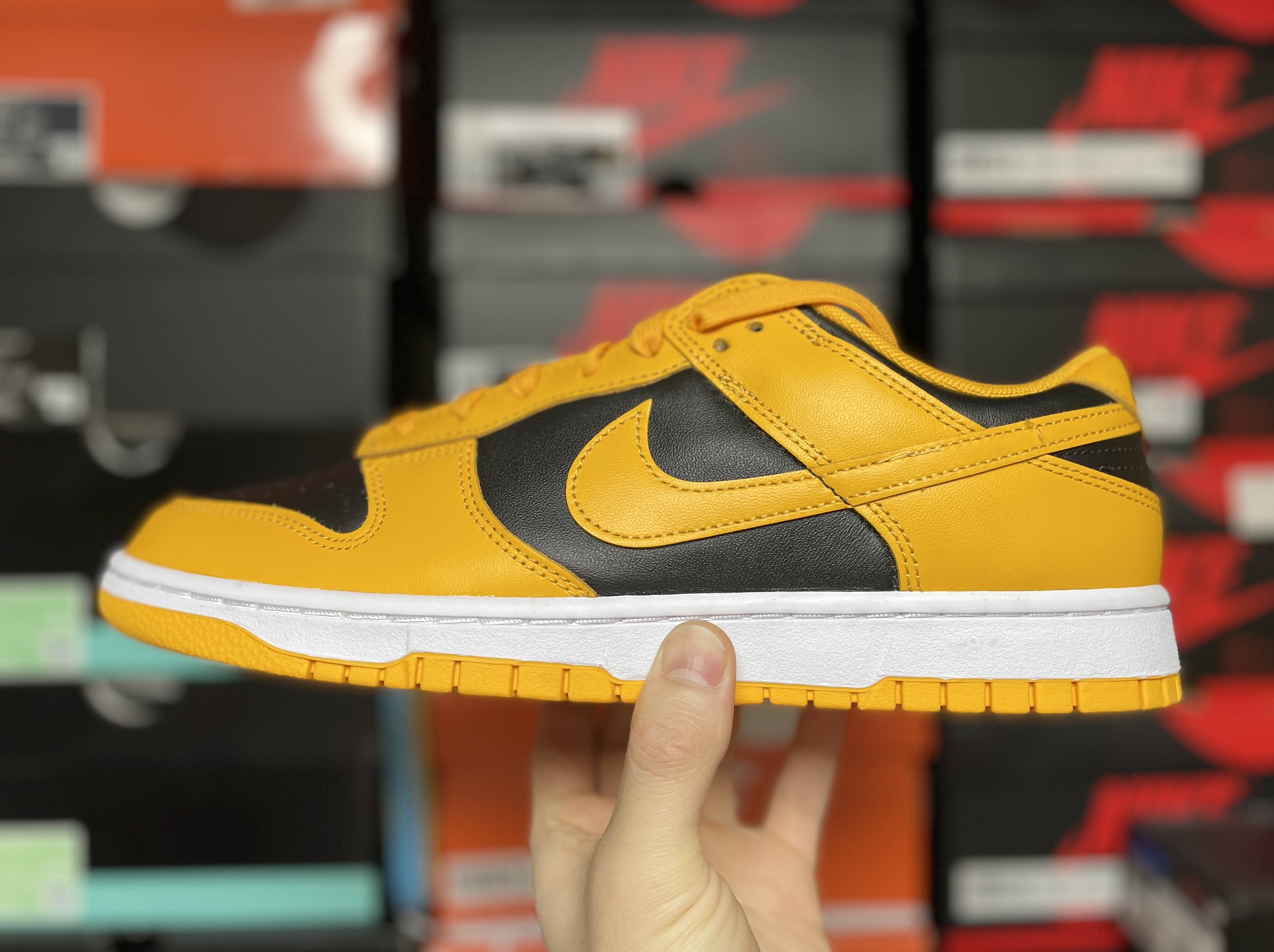 Nike Dunk Low Retro Championship Goldenrod 착용 스타일