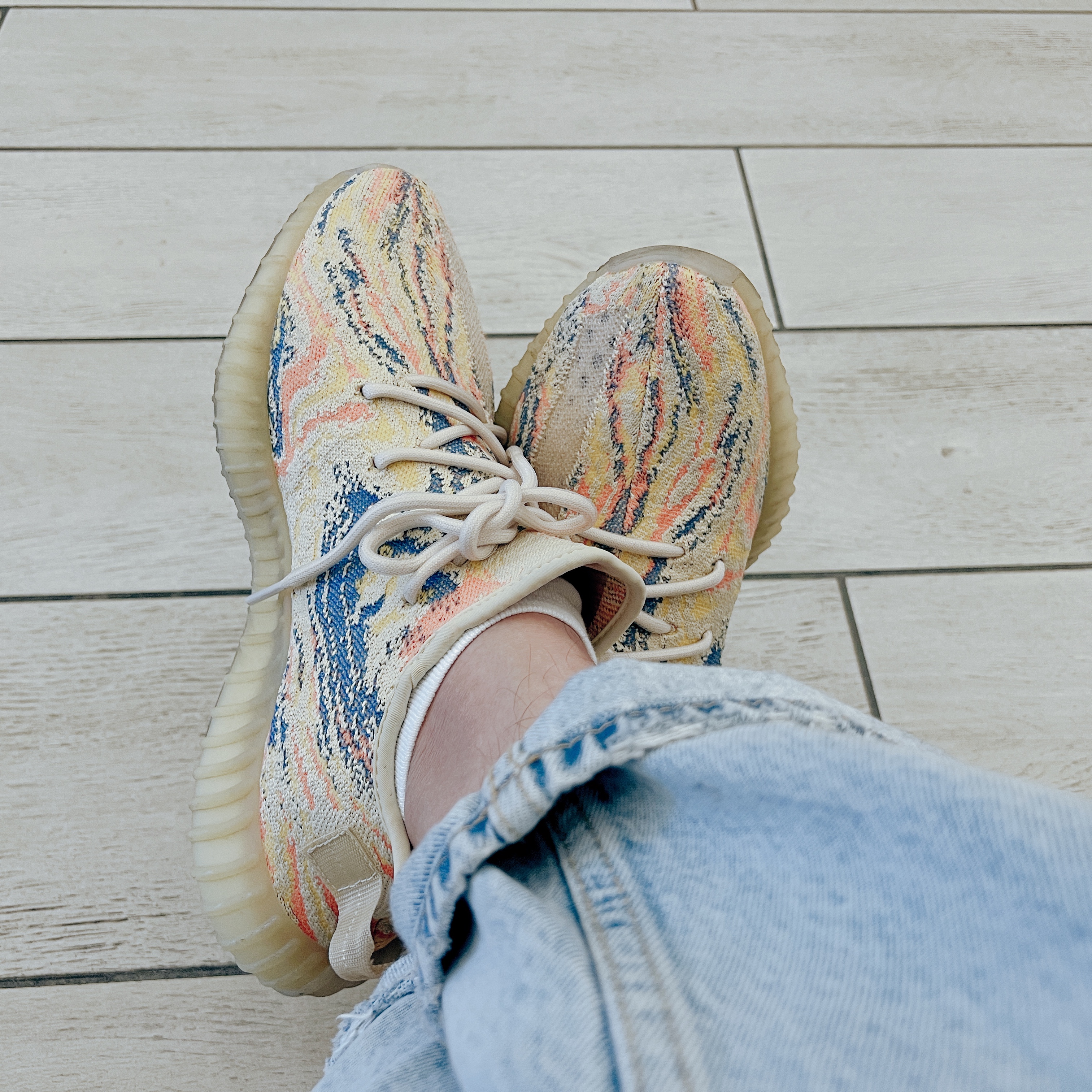 Adidas Yeezy Boost 350 V2 MX Oat 착용 스타일