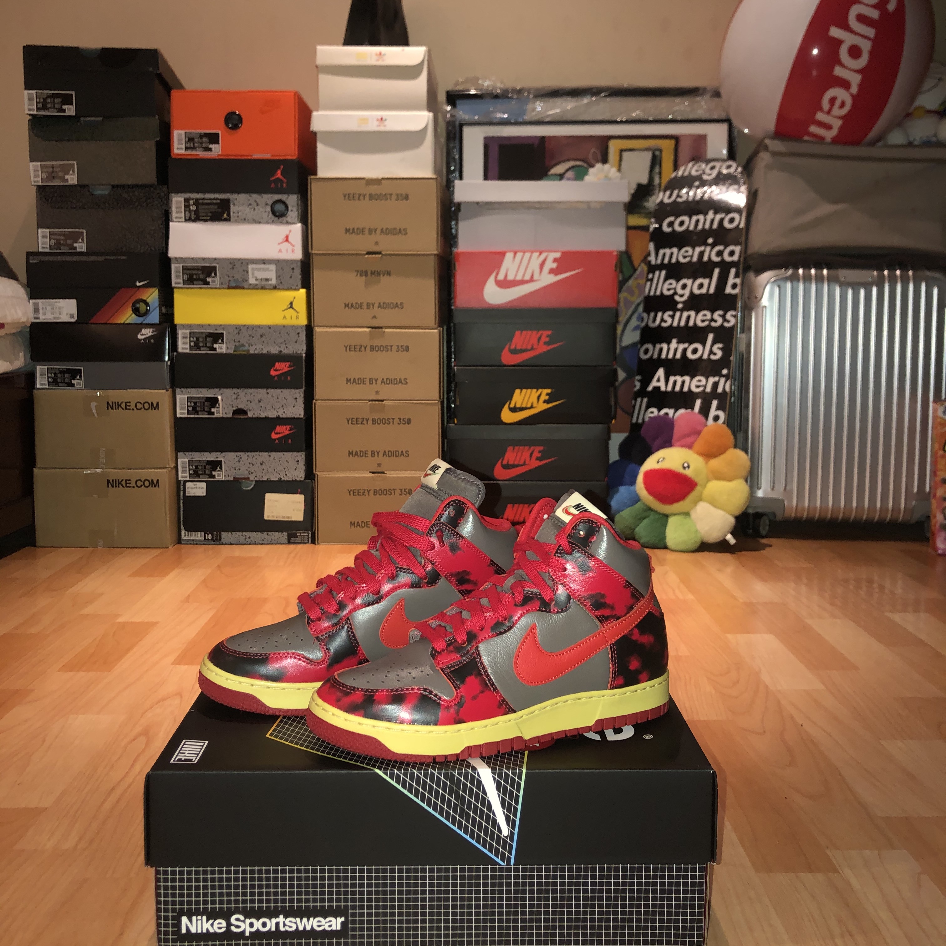 Nike Dunk High 1985 SP Red Acid Wash 착용 스타일