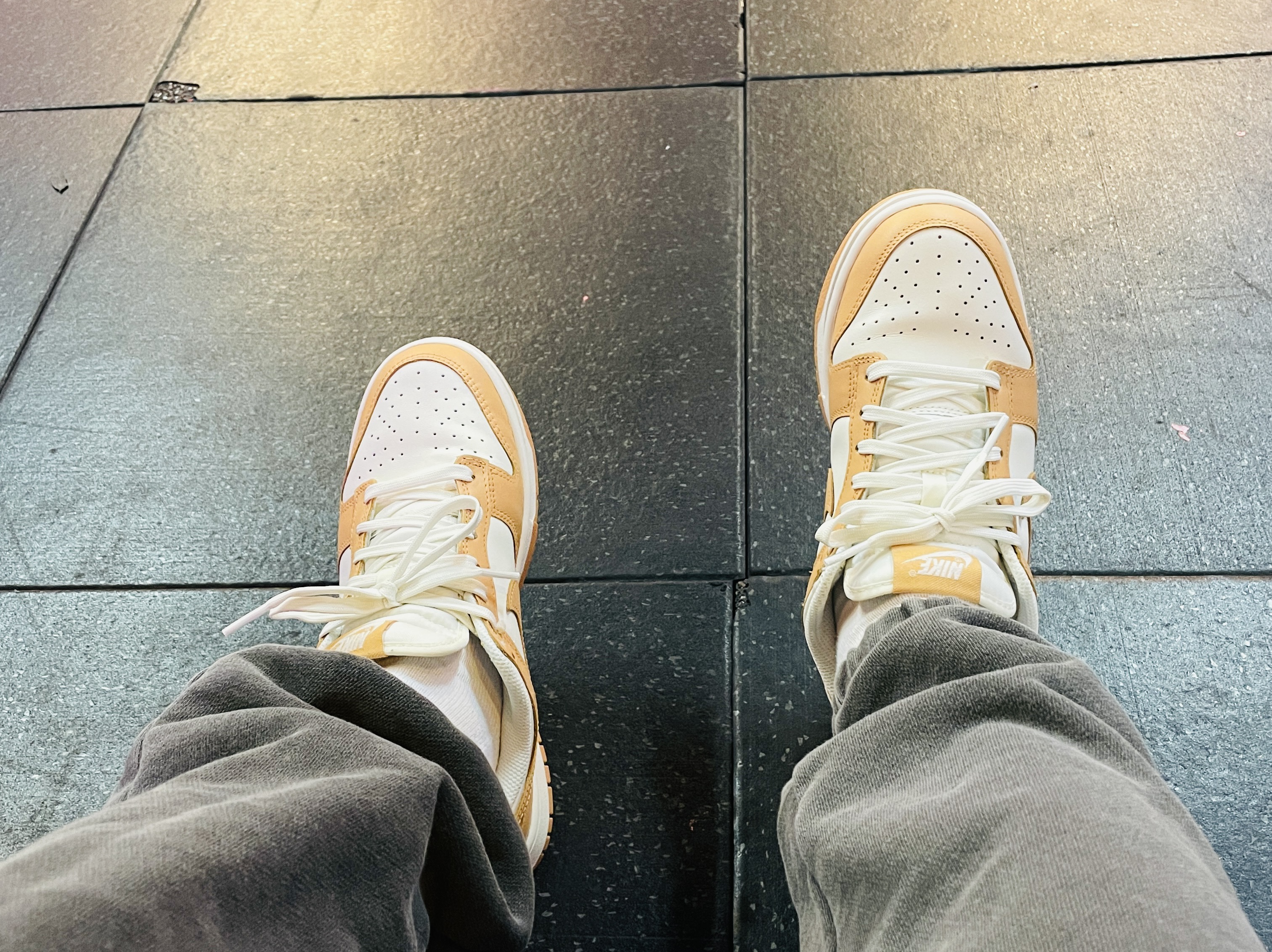 (W) Nike Dunk Low Harvest Moon 착용 스타일 - 1