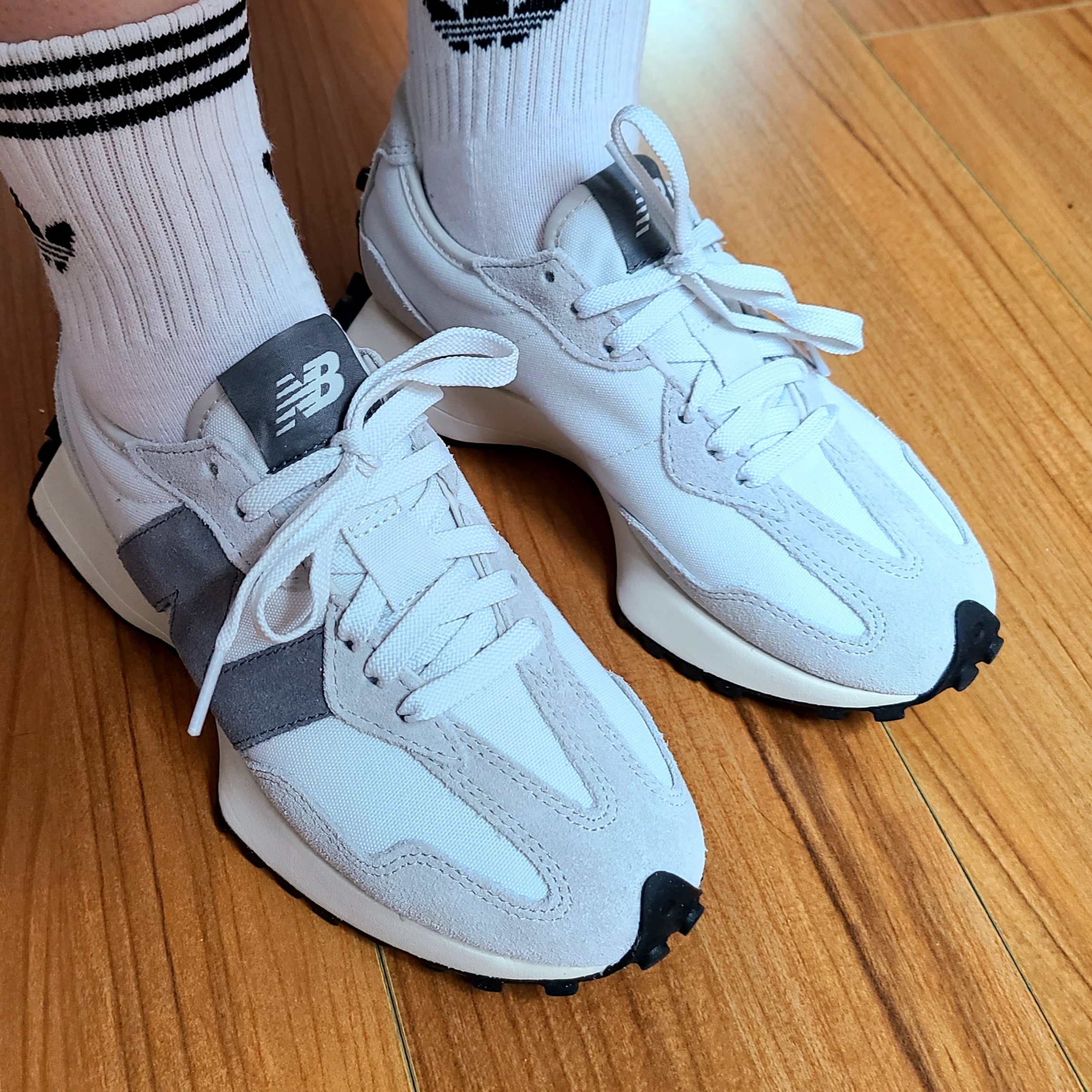 New Balance 327 Nimbus Cloud Rain Cloud 착용 스타일