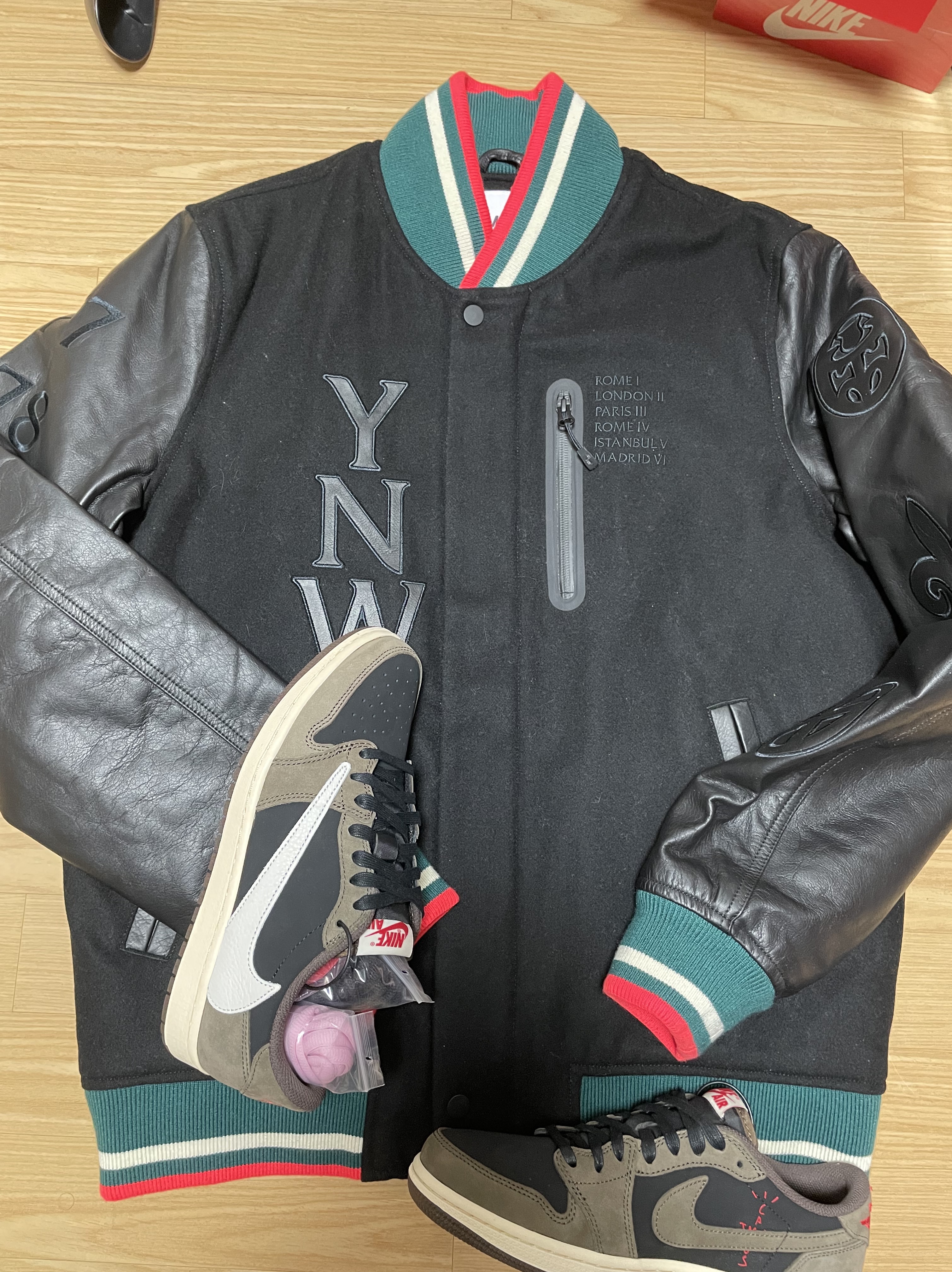 (W) Nike NRG Solo Swoosh Fleece Pants Black White - Asia, Nike Air Force 1 '07 White Black 착용 스타일 - 3