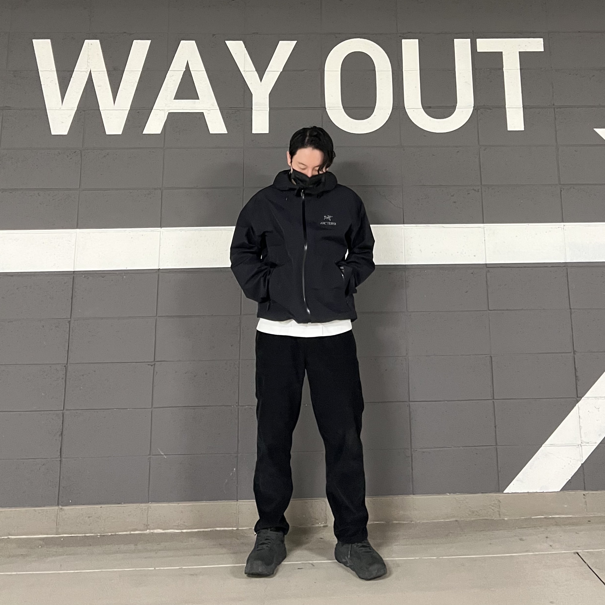 Arc'teryx Beta LT Jacket Black 착용 스타일