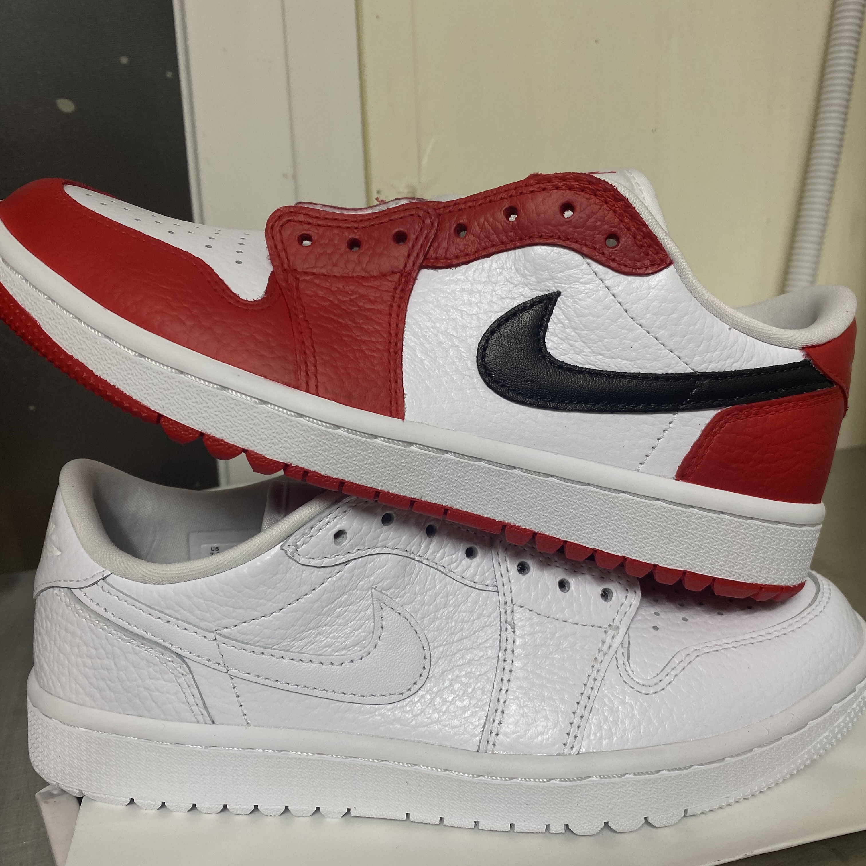 Jordan 1 Low Golf Triple White 착용 스타일 - 2