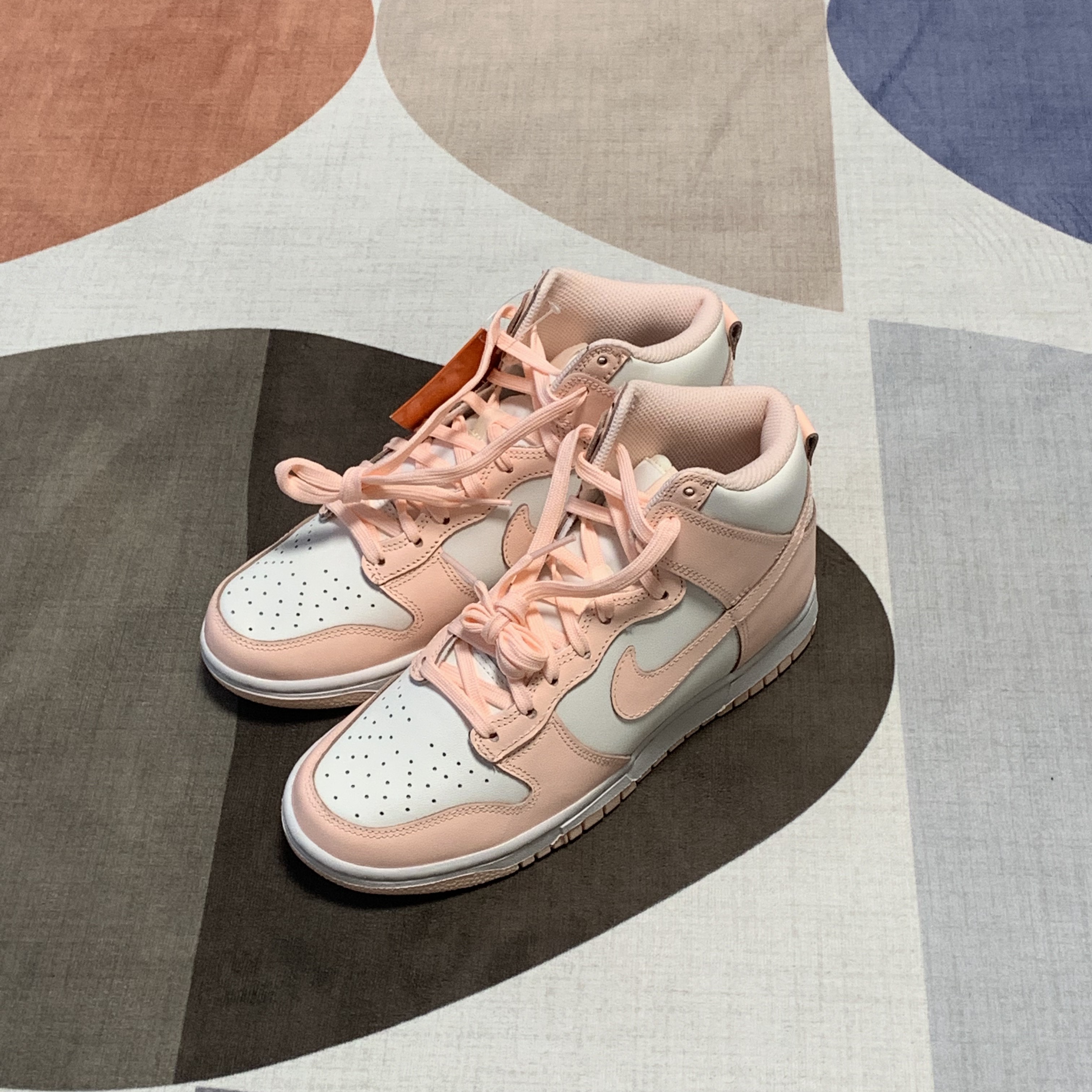 (W) Nike Dunk High Crimson Tint 착용 스타일 - 2