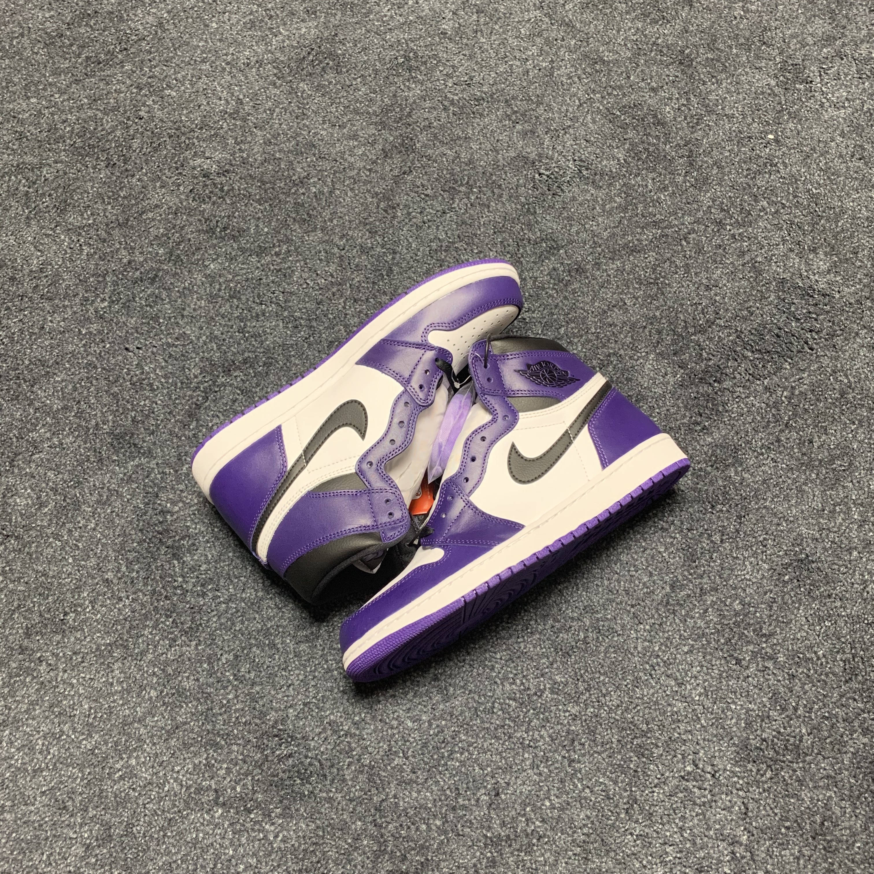 Jordan 1 Retro High OG Court Purple 2020 착용 스타일 - 1