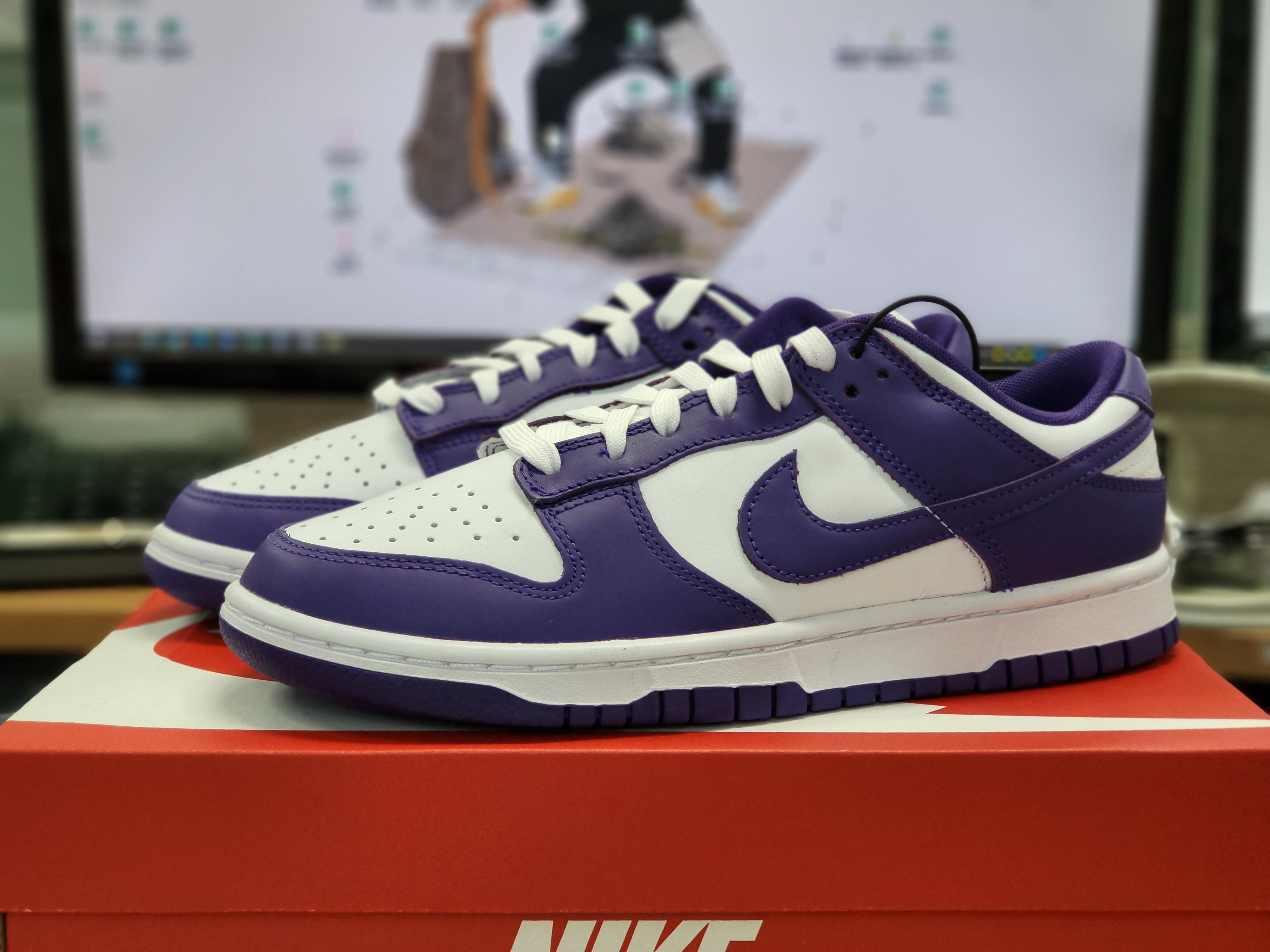 Nike Dunk Low Retro Championship Court Purple 착용 스타일