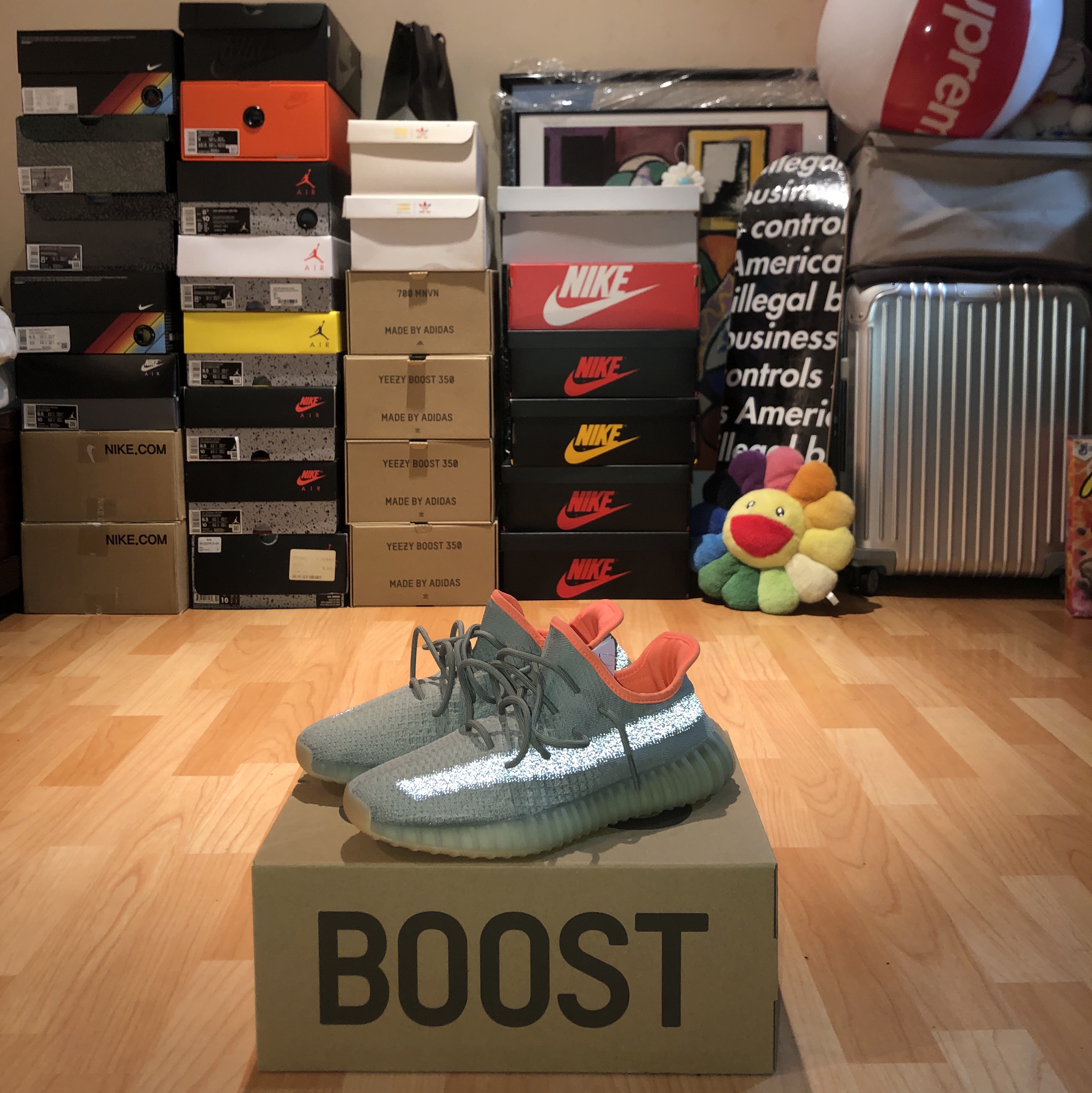 Adidas Yeezy Boost 350 V2 Desert Sage 착용 스타일