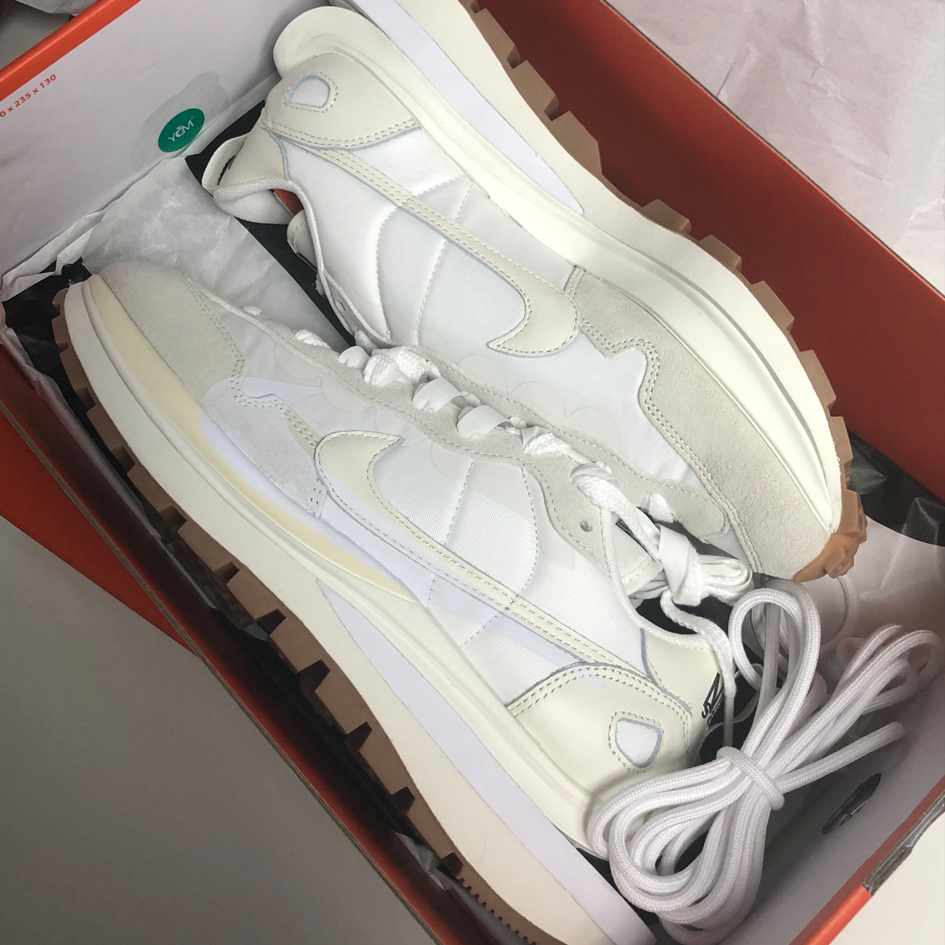 Nike x Sacai VaporWaffle White and Gum 착용 스타일