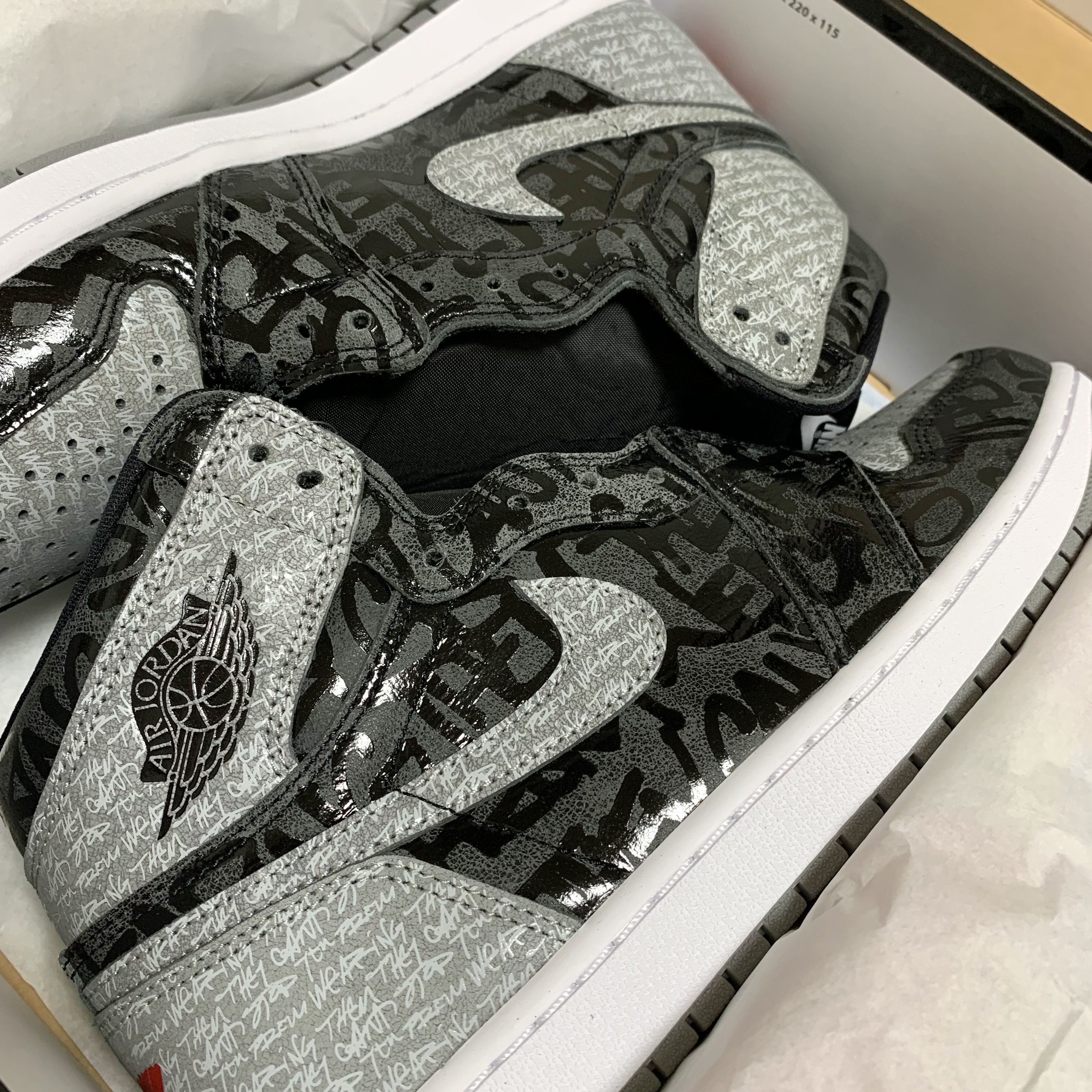Jordan 1 Retro High OG Rebellionaire 착용 스타일