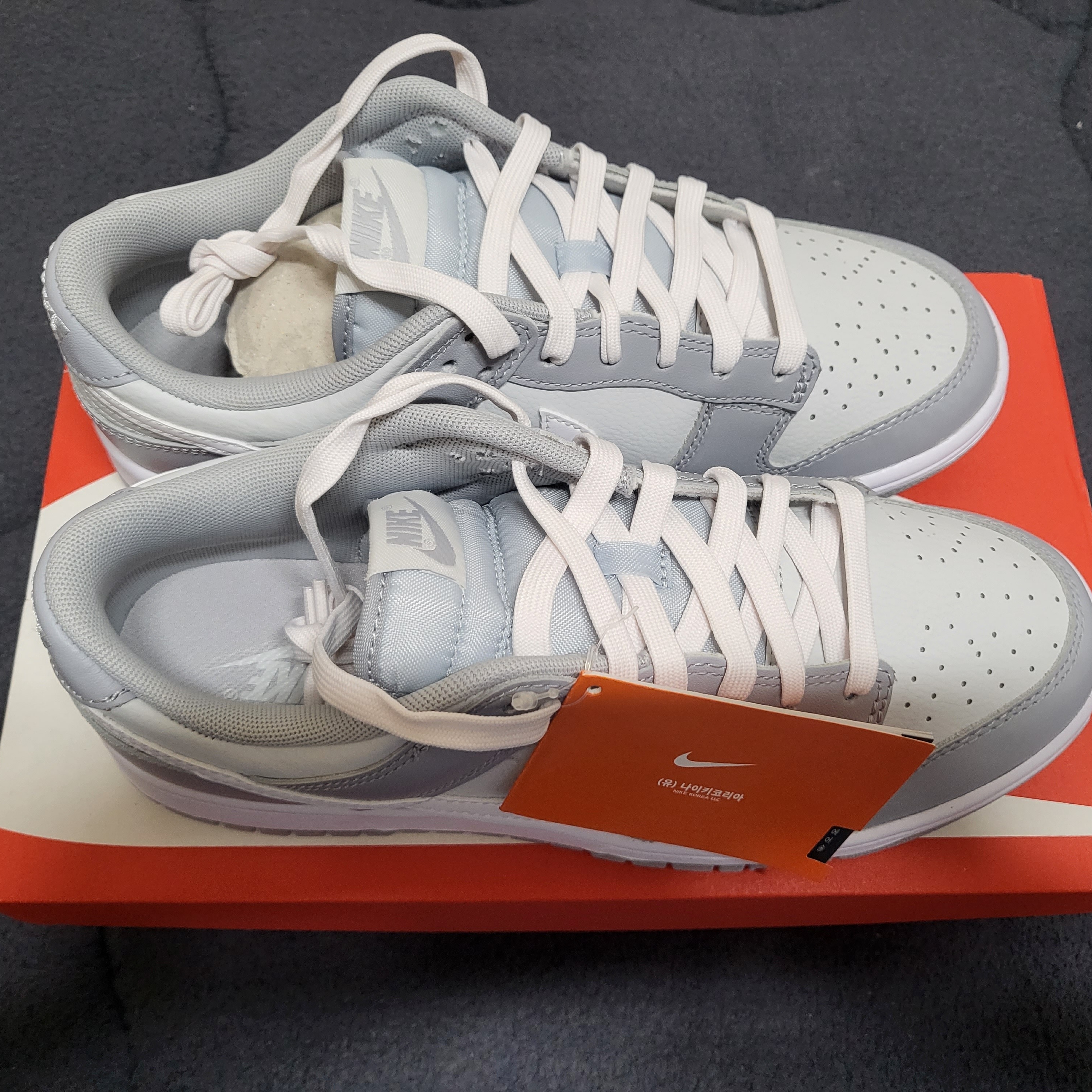 Nike Dunk Low Retro Wolf Grey 착용 스타일 - 3