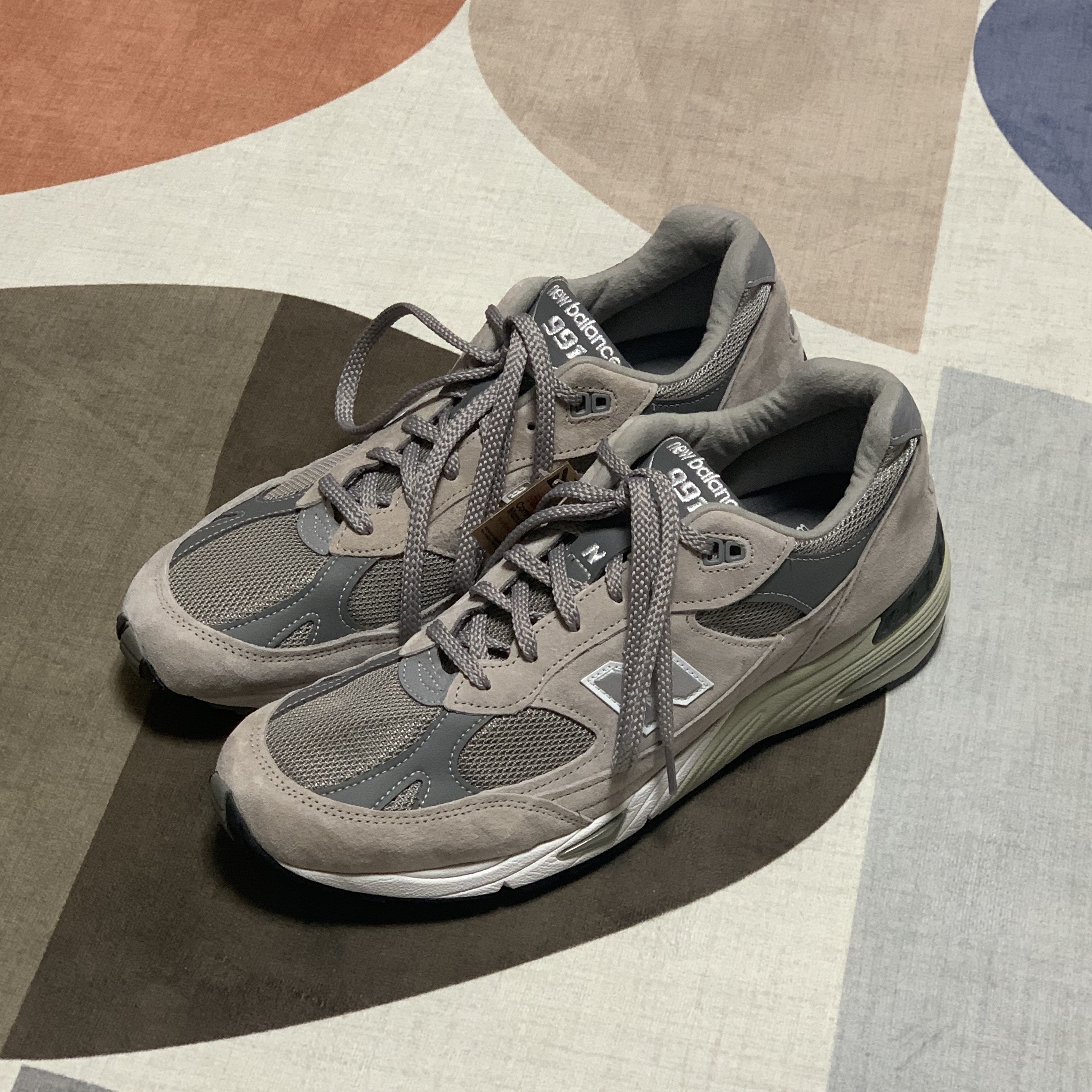 New Balance 991 Made in UK Grey 착용 스타일 - 1