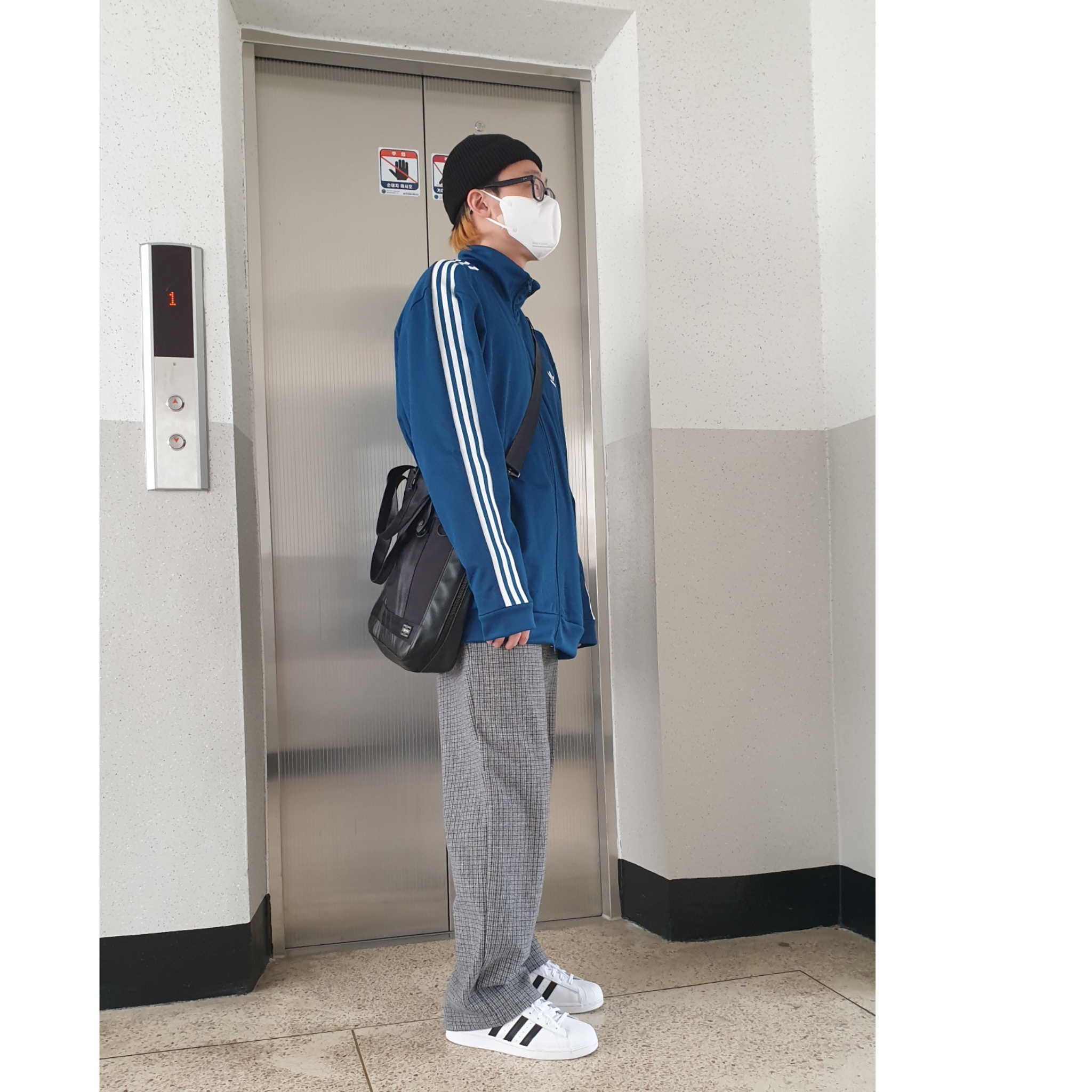 Adidas Superstar White Black 착용 스타일 - 3
