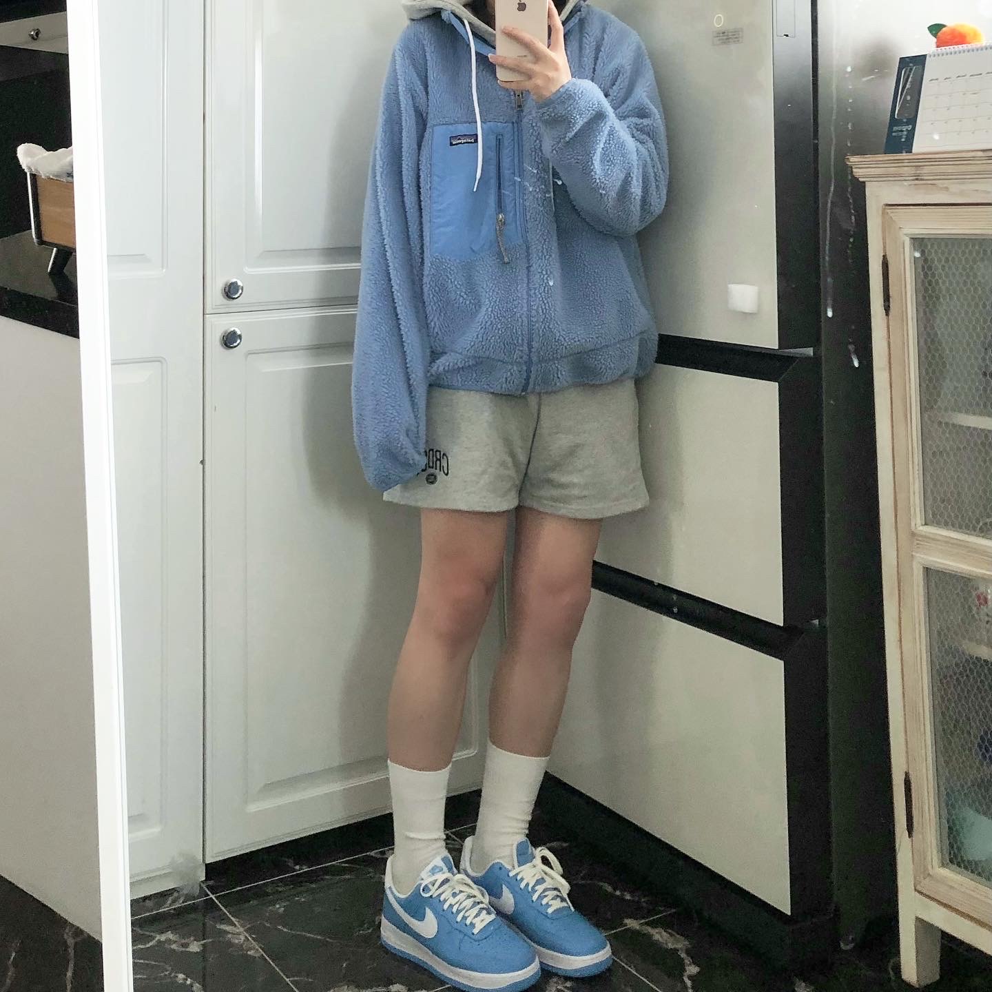 Nike Air Force 1 '07 Low University Blue 착용 스타일 - 2