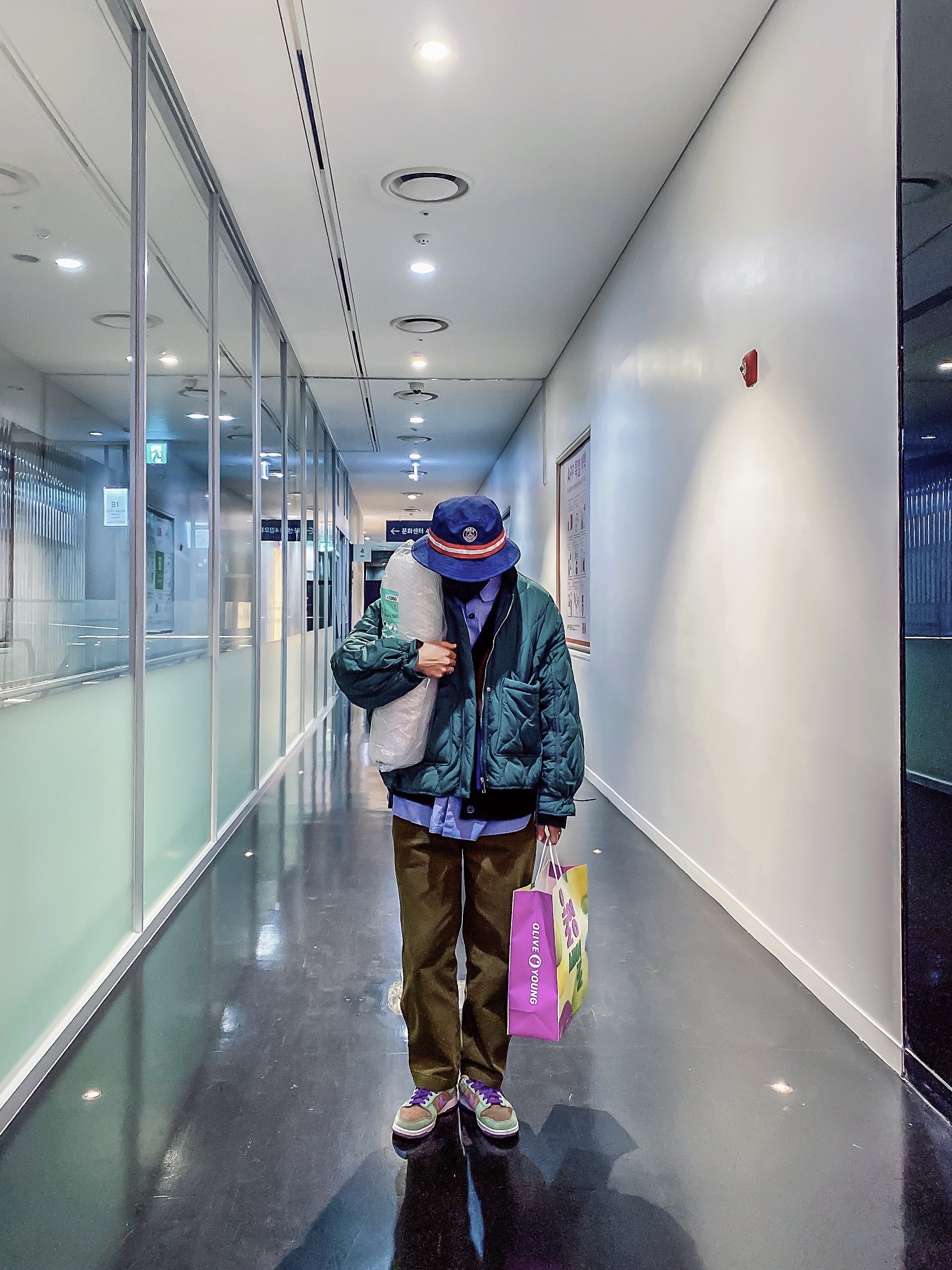 Zara x Ader Error Oversized Shirt Sky Blue, Nike Dunk Low SP Veneer 착용 스타일 - 1