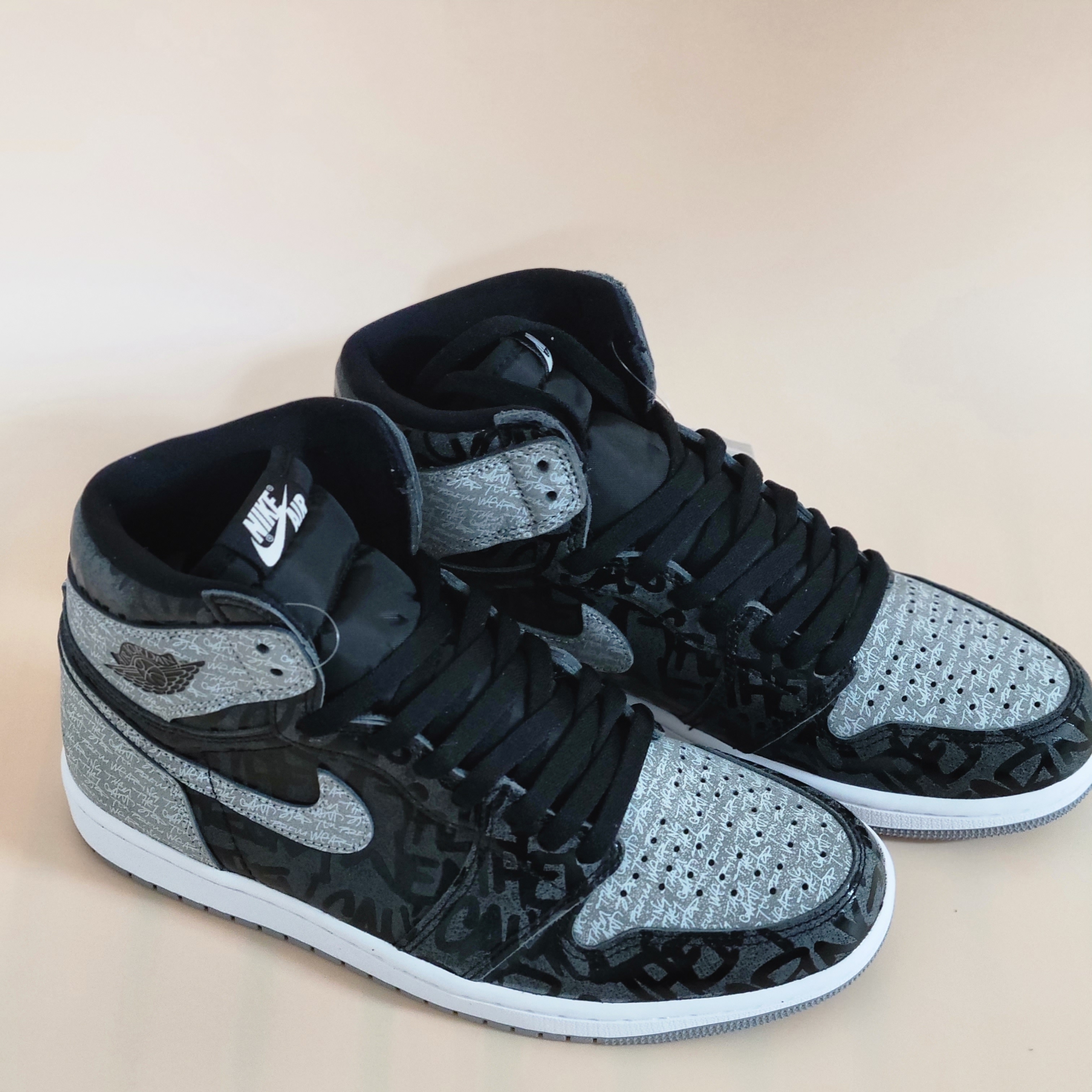 Jordan 1 Retro High OG Rebellionaire 착용 스타일 - 3