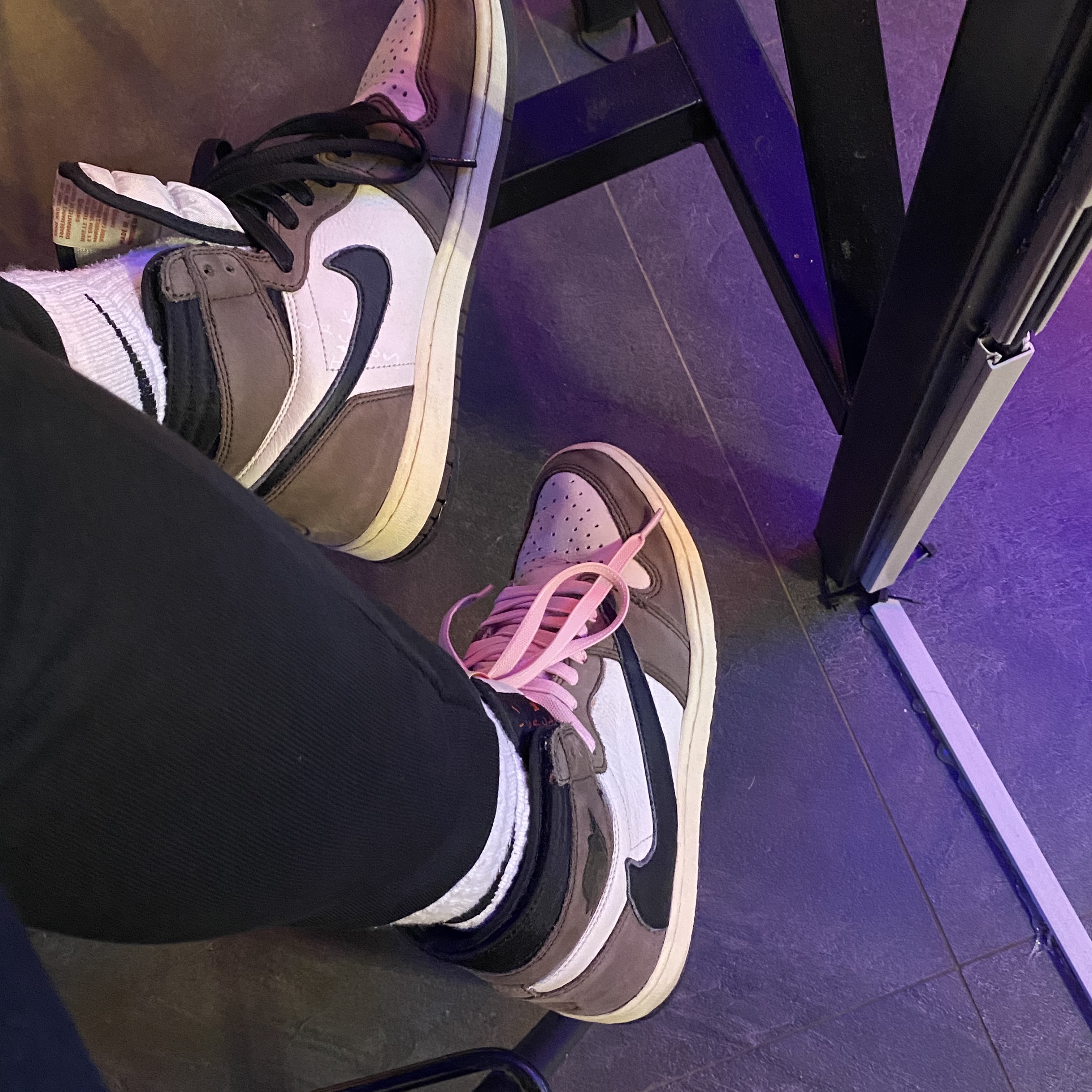 Jordan 1 x Travis Scott Retro High OG SP Mocha 착용 스타일