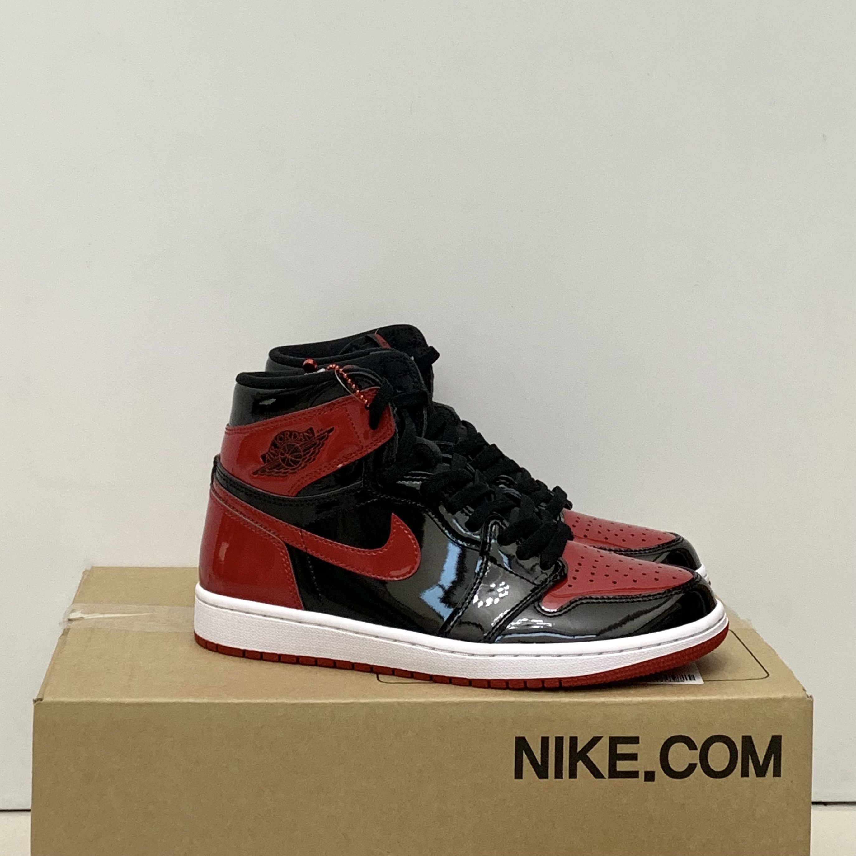 Jordan 1 Retro High OG Patent Bred 착용 스타일 - 2