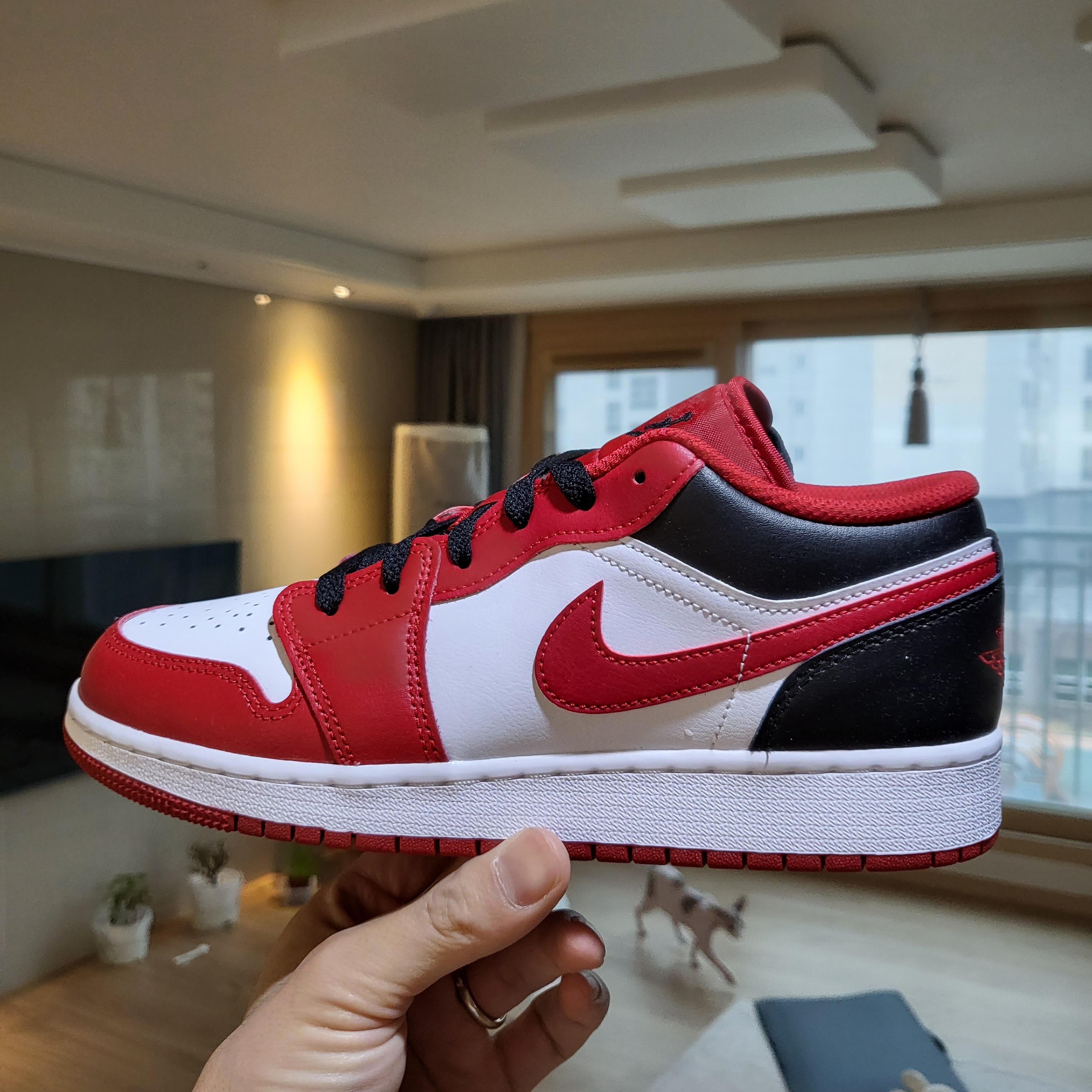 (GS) Jordan 1 Low White Gym Red Black 착용 스타일