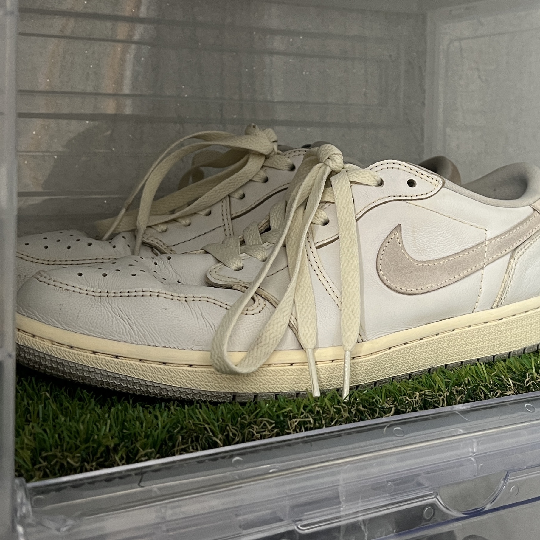 Jordan 1 Low OG Neutral Grey 착용 스타일 - 2
