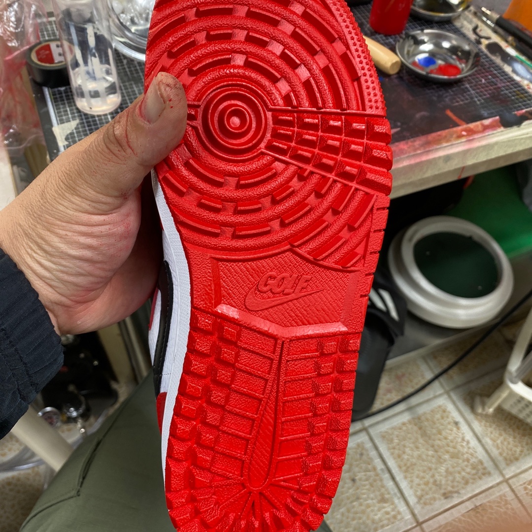 Jordan 1 Low Golf Triple White 착용 스타일 - 3