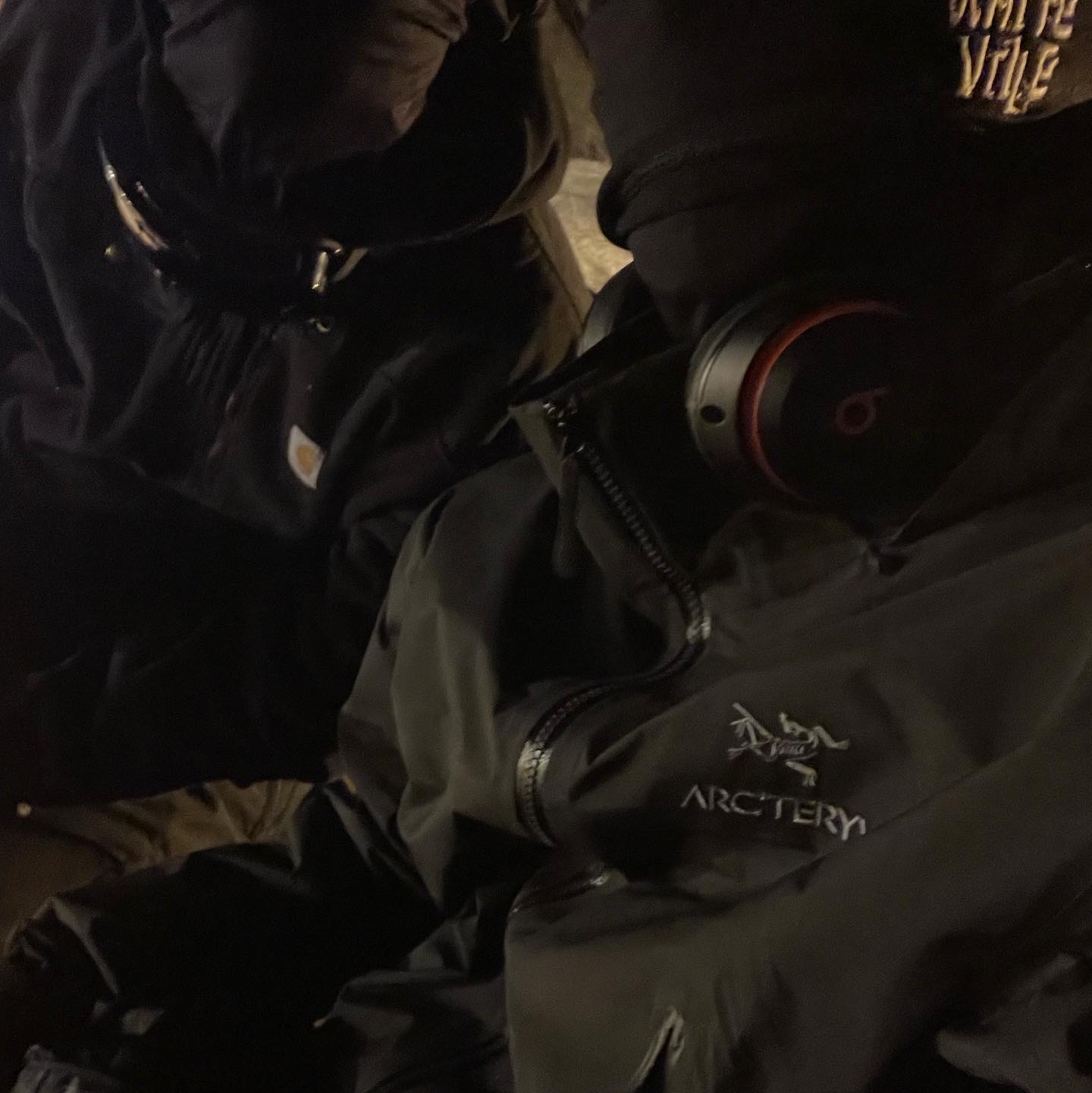 Arc'teryx Beta AR Jacket Black 착용 스타일 - 2