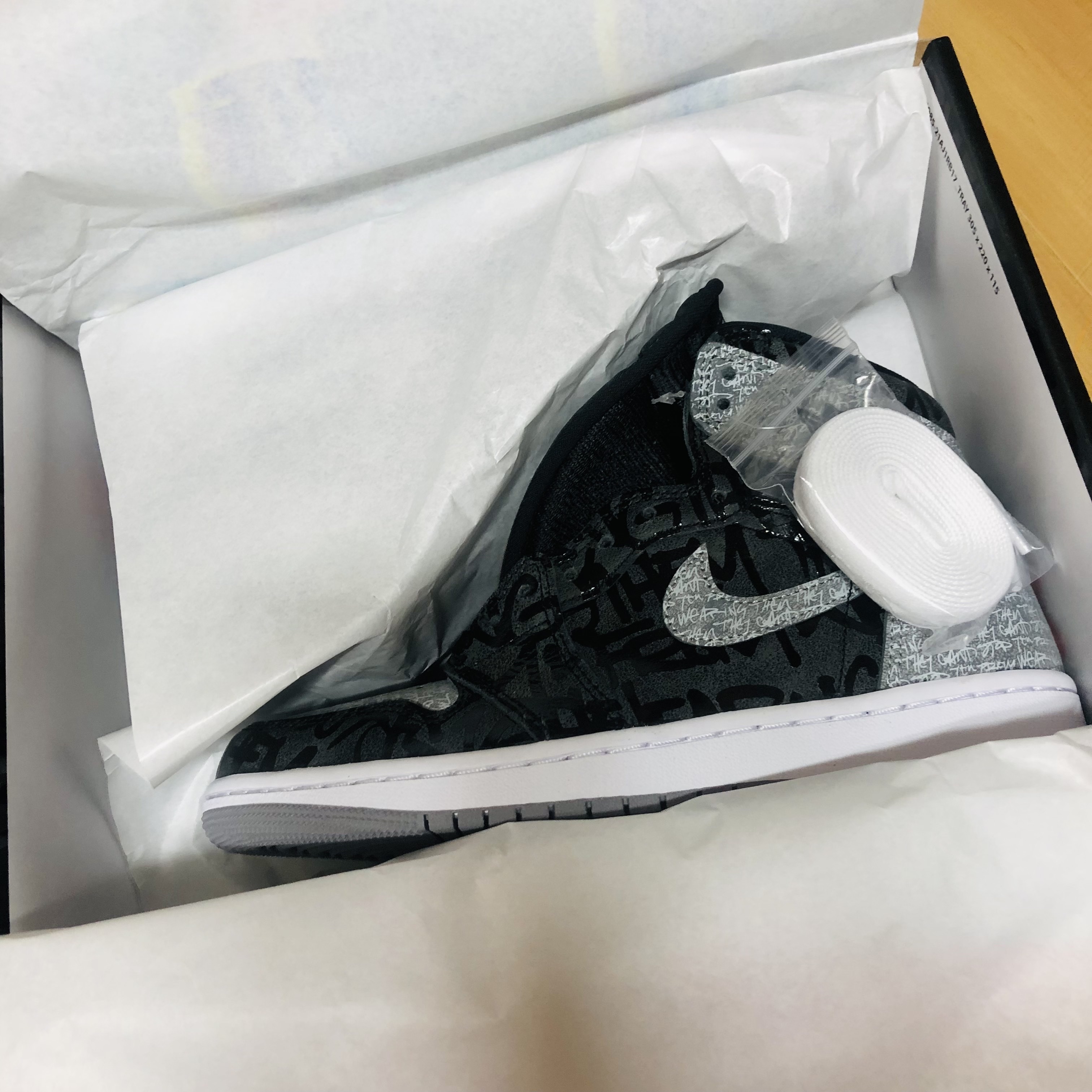 Jordan 1 Retro High OG Rebellionaire 착용 스타일 - 3