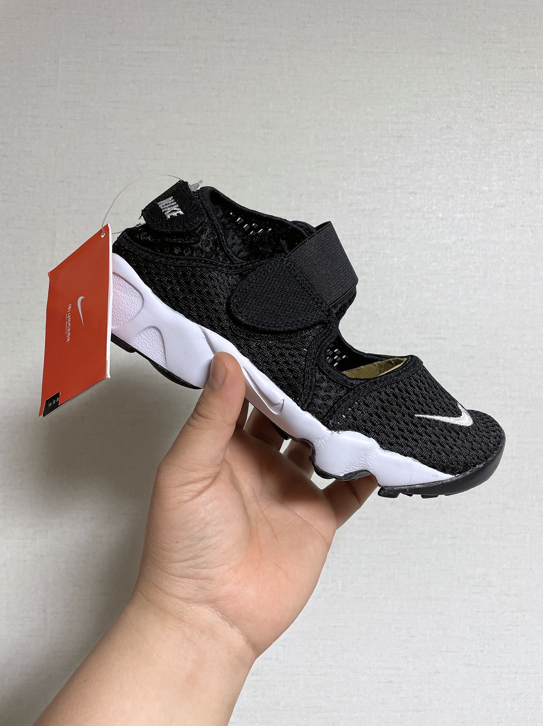 (GS/PS) Nike Air Rift Black White 착용 스타일