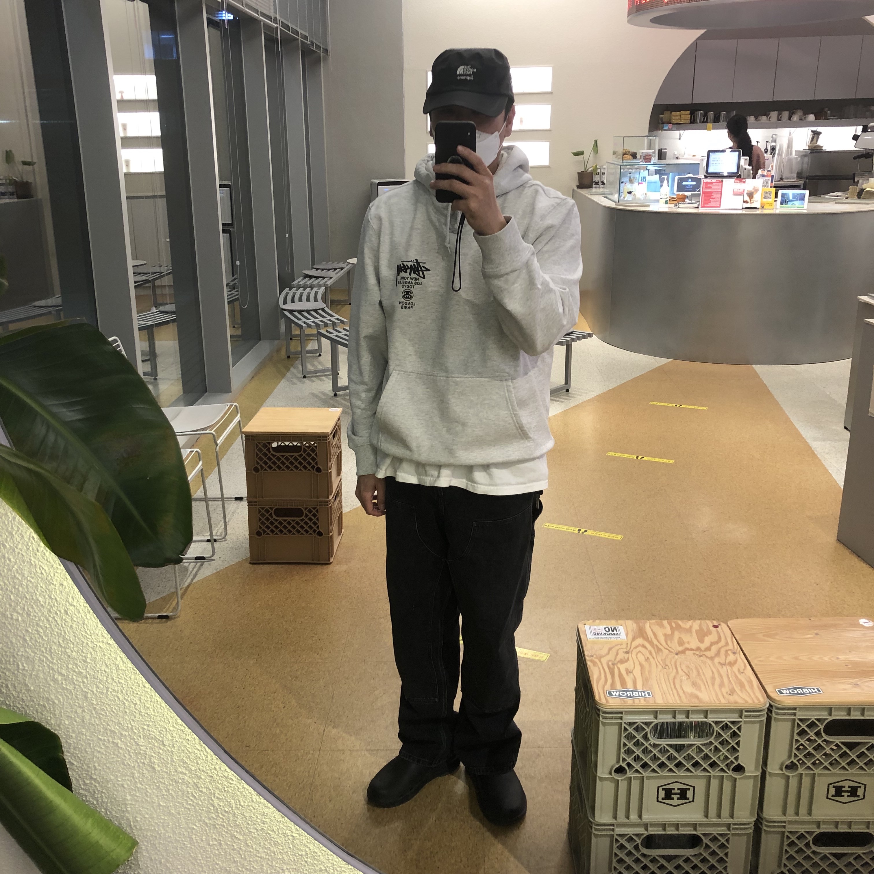 Stussy DSM World Tour Hoodie Ash Heather 2021, Supreme x The North Face Summit Series Outer Tape Seam Camp Cap Black - 21SS 착용 스타일