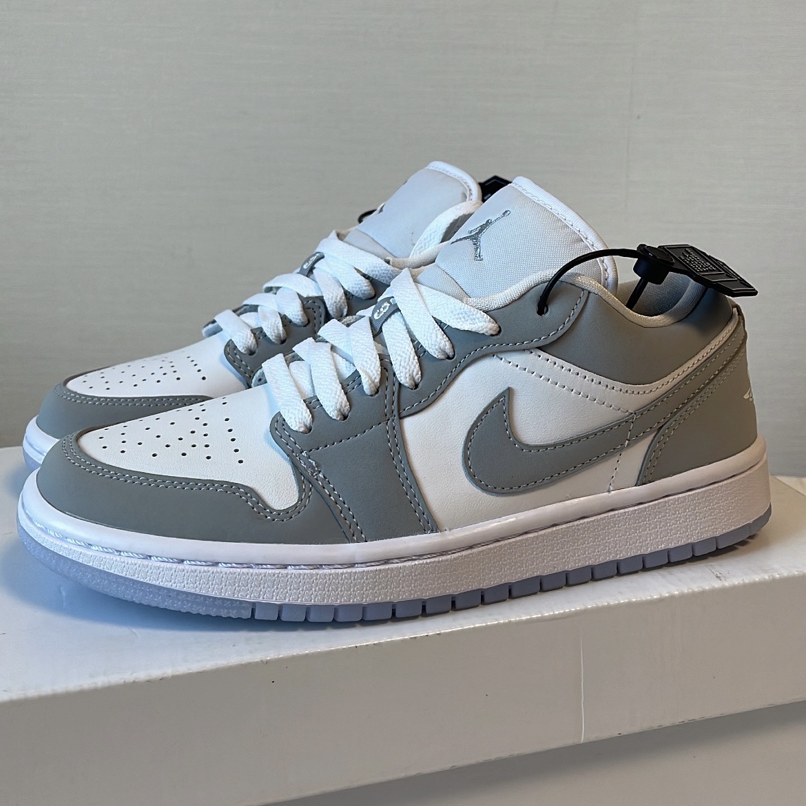 (W) Jordan 1 Low White Wolf Grey 착용 스타일 - 2