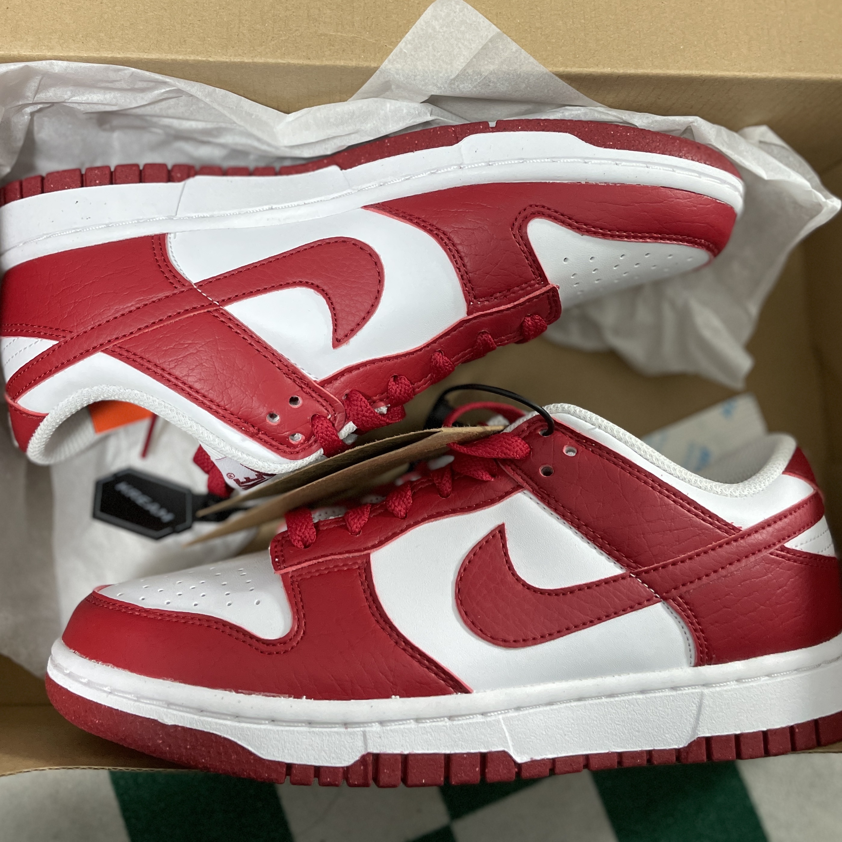 (W) Nike Dunk Low Next Nature Gym Red 착용 스타일 - 5