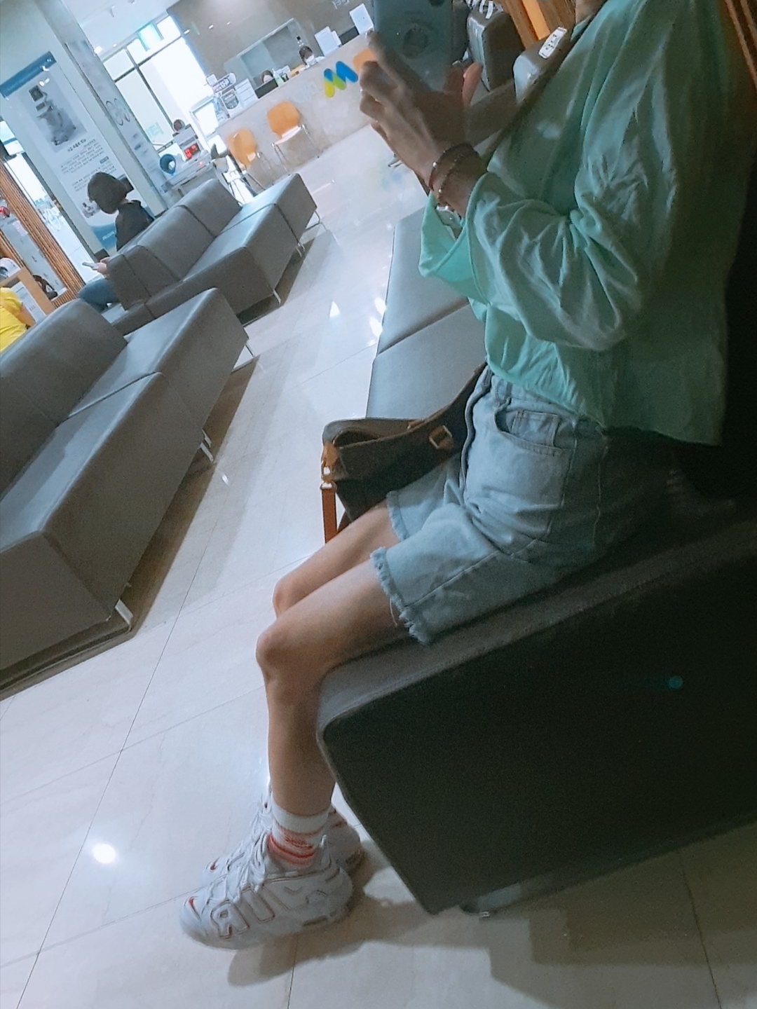 Nike Air More Uptempo White Varsity Red 2018 착용 스타일 - 1