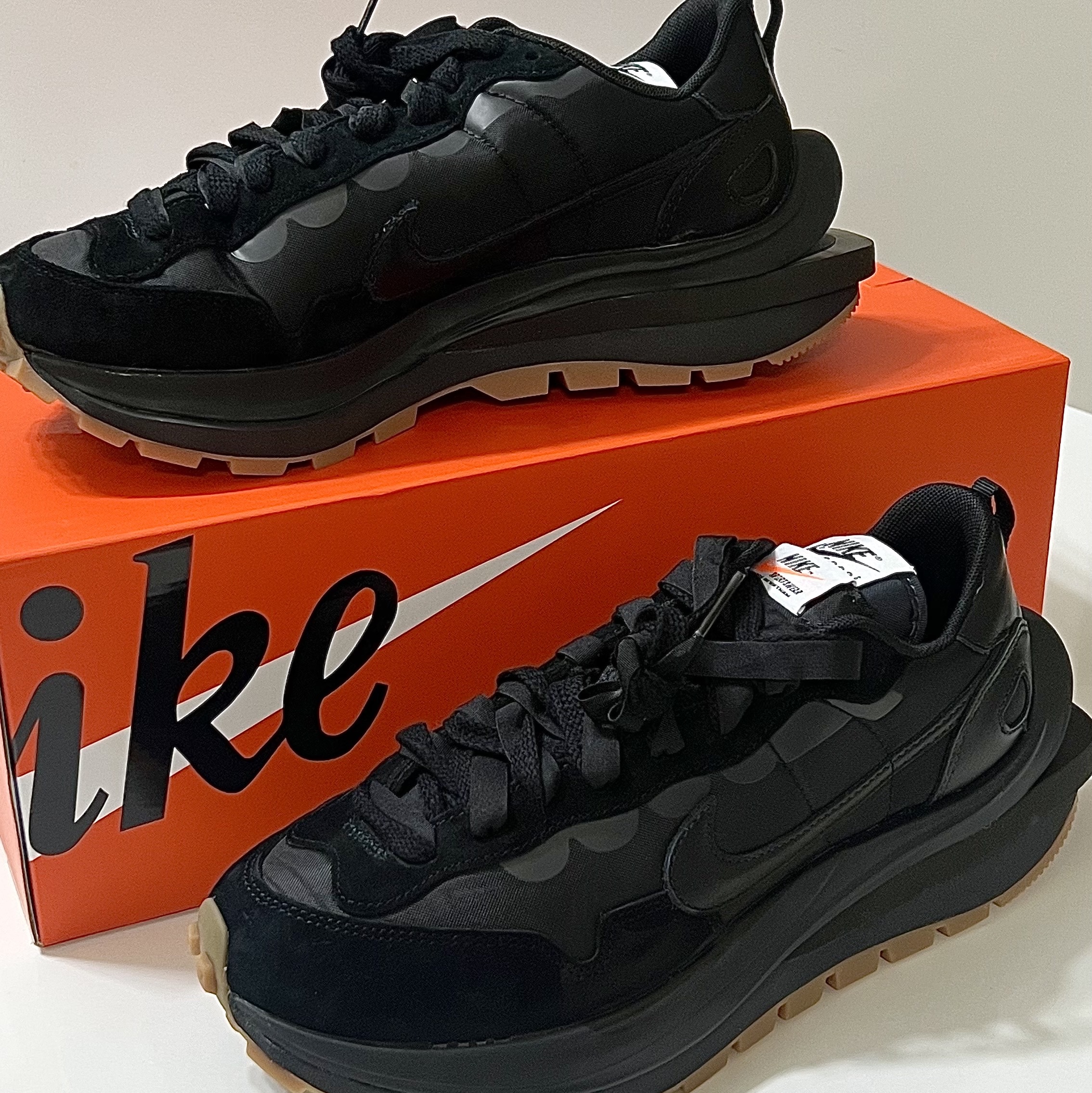 Nike x Sacai VaporWaffle Black and Gum 착용 스타일