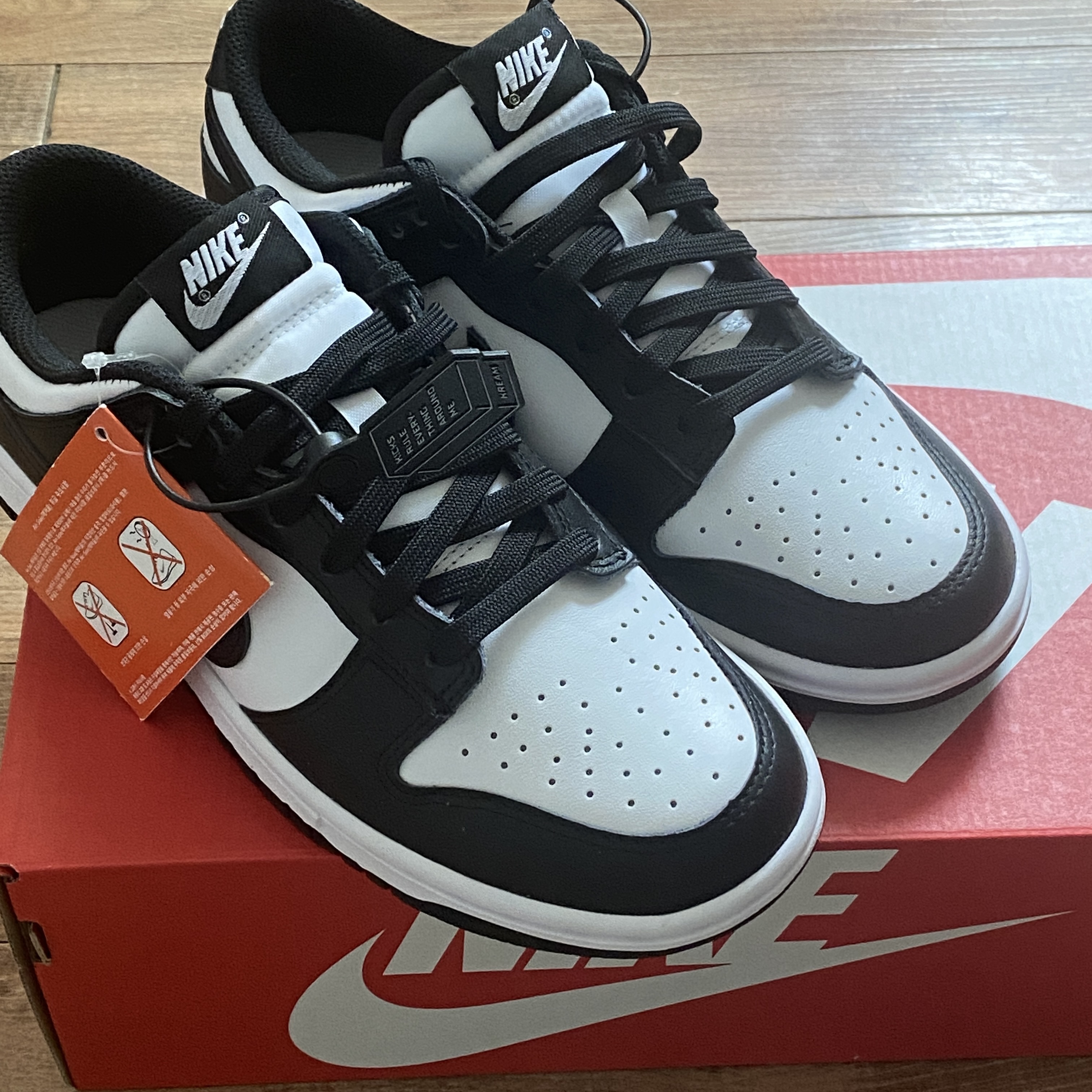 (W) Nike Dunk Low Black 착용 스타일