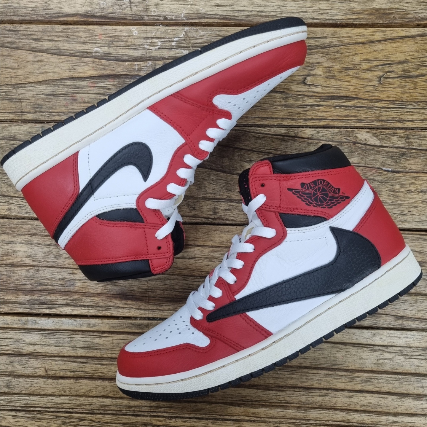 Jordan 1 Retro High OG Light Fusion Red 착용 스타일 - 1