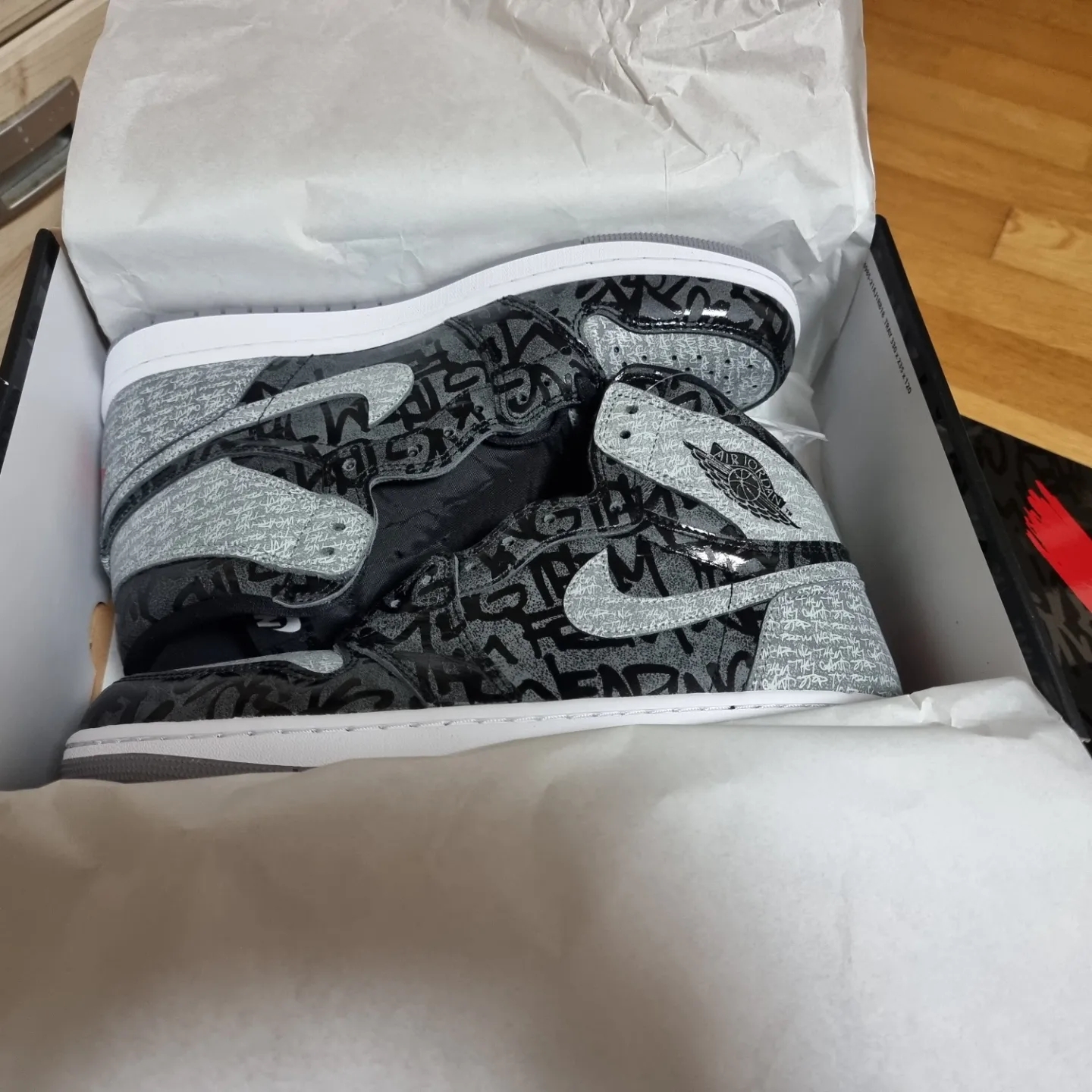 Jordan 1 Retro High OG Rebellionaire 착용 스타일 - 3