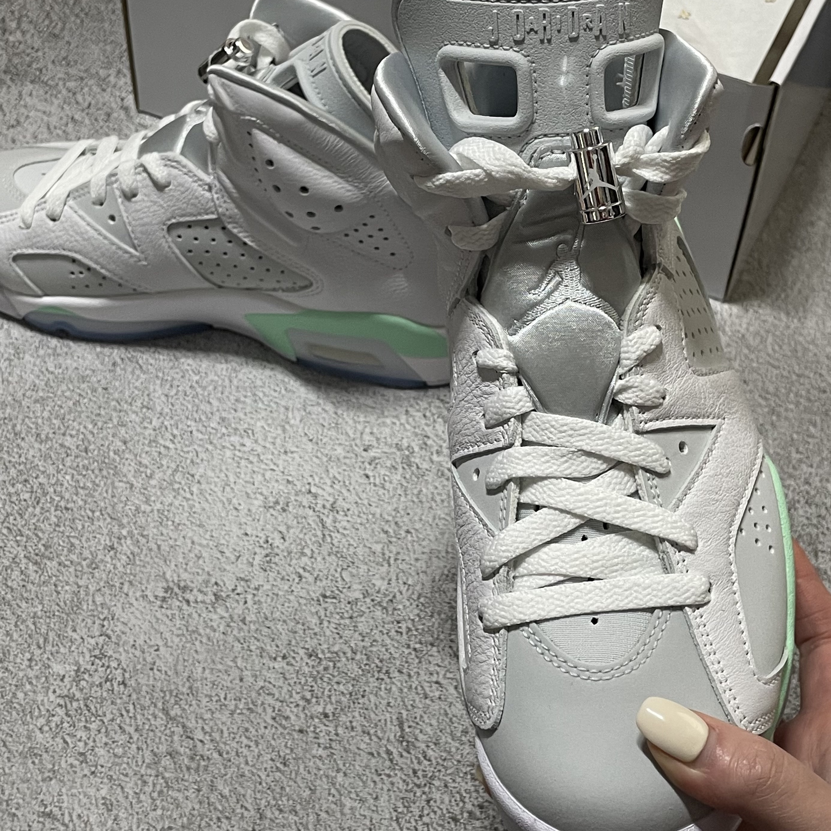 (W) Jordan 6 Retro Mint Foam 착용 스타일 - 3