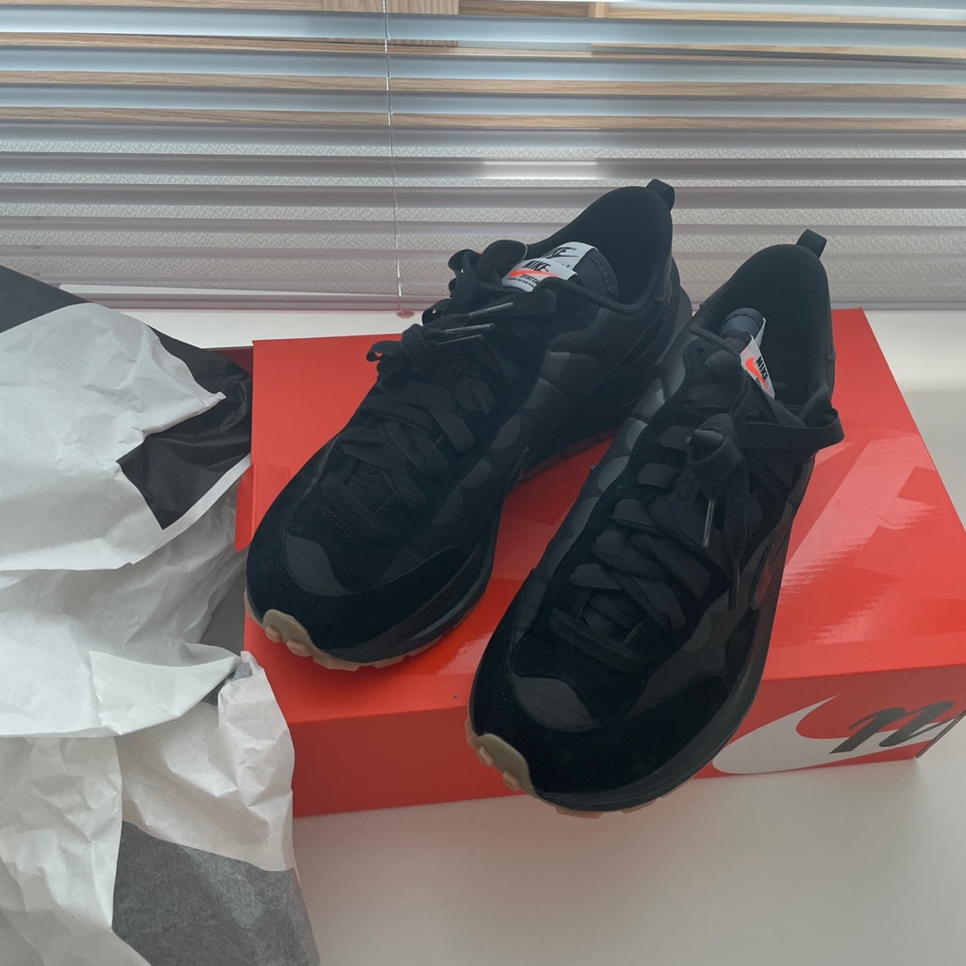Nike x Sacai VaporWaffle Black and Gum 착용 스타일