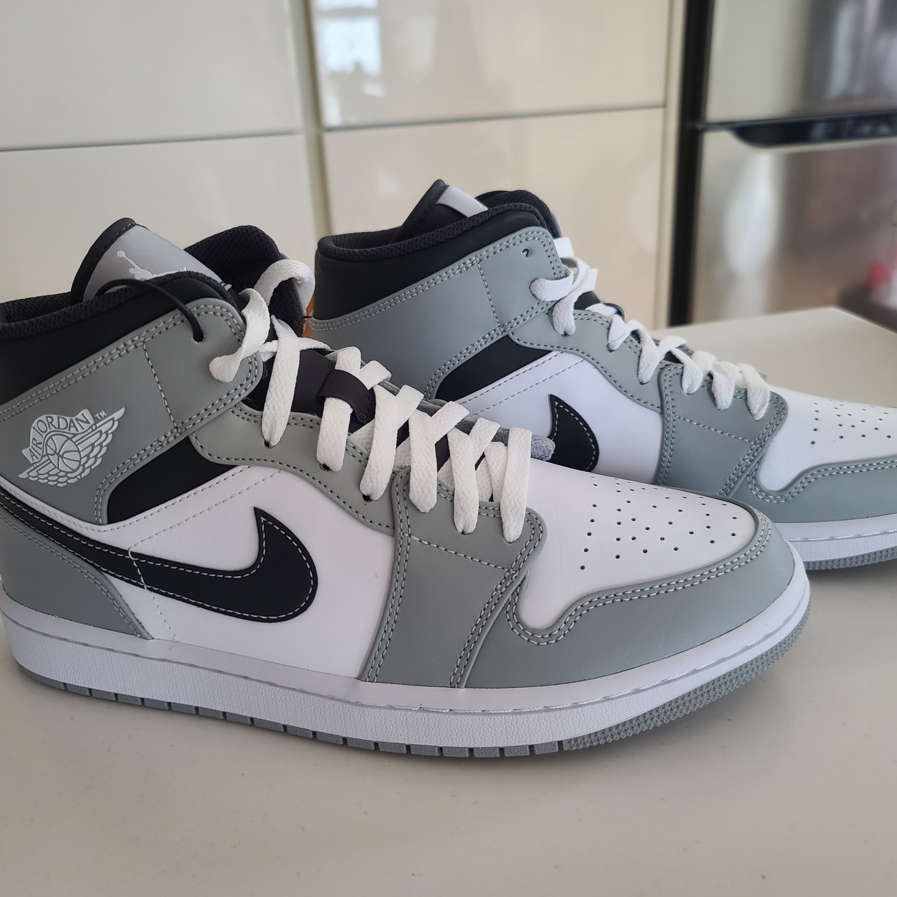 Jordan 1 Mid Light Smoke Grey Anthracite, Jordan 1 Mid SE Diamond 착용 스타일 - 3