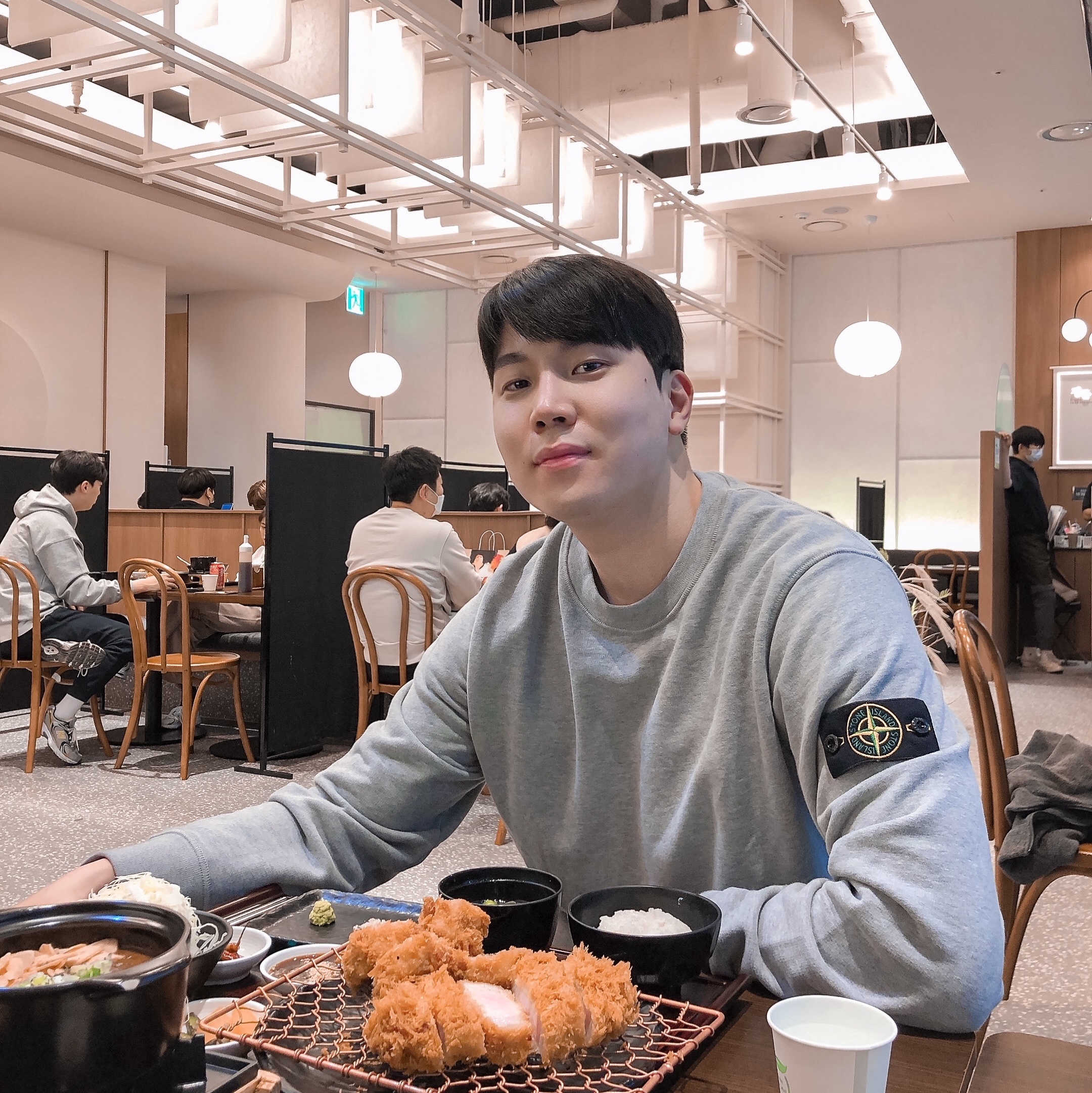 Stone Island 63020 Crewneck Sweatshirt Melange Grey - 21FW 착용 스타일