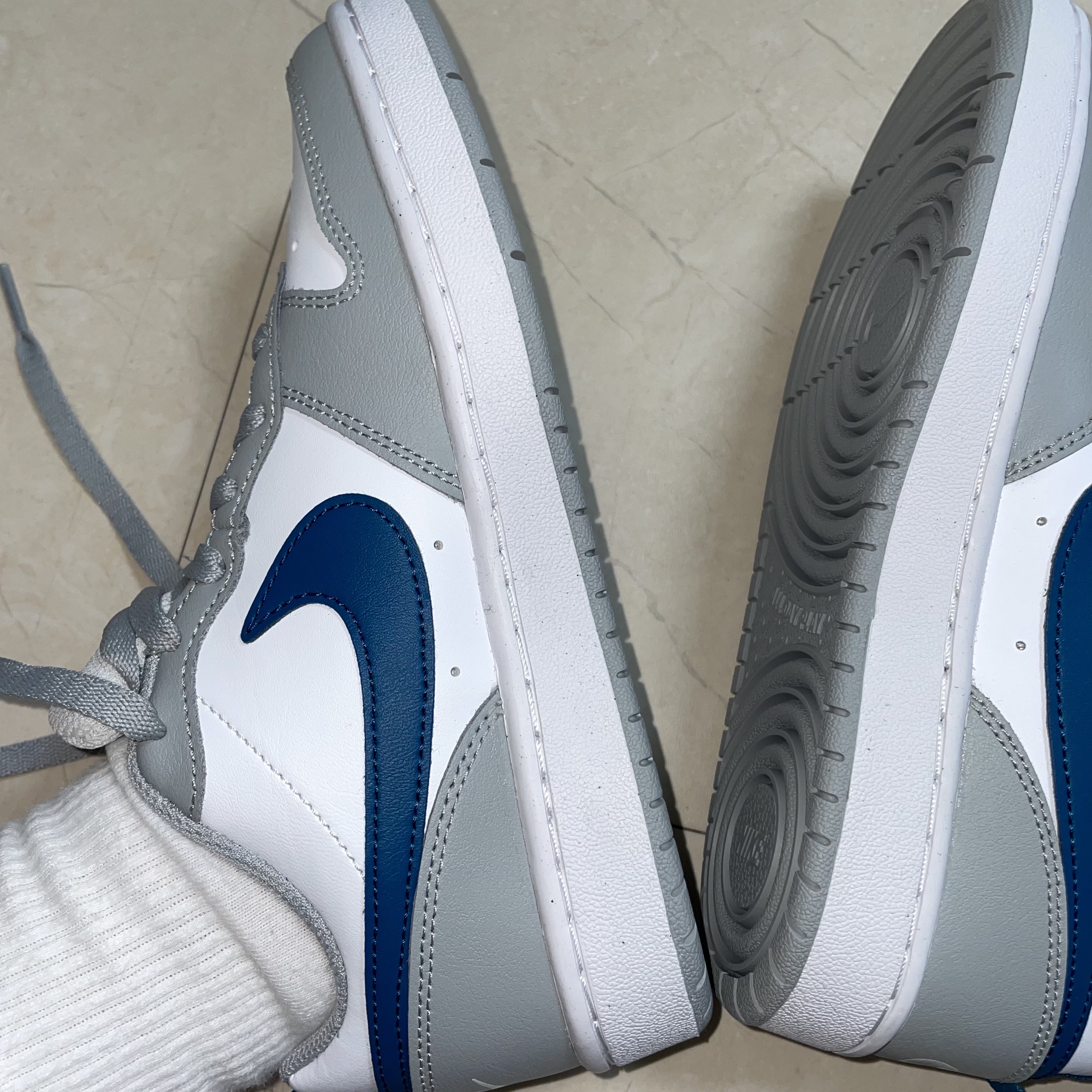 (GS) Nike Court Borough Low 2 Light Smoke Grey 착용 스타일