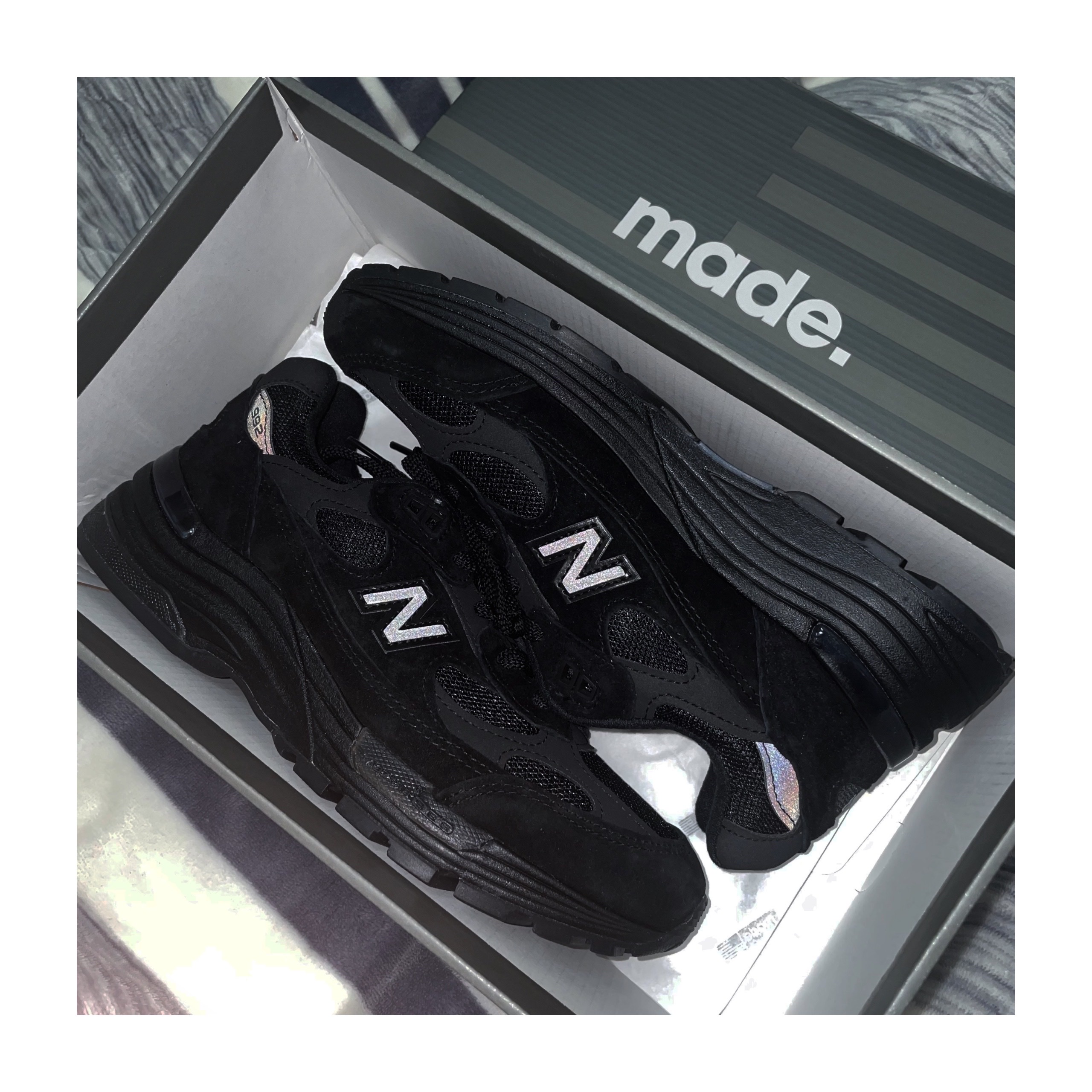 New Balance 992 Made in USA Triple Black 착용 스타일