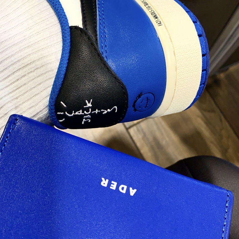 Jordan 1 x Travis Scott x Fragment Retro Low OG SP Military Blue, Ader Error Small Shopper Bag Blue 착용 스타일